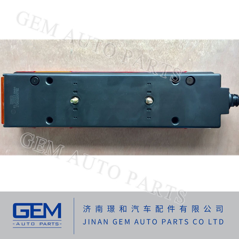 81.25225.6465 Sinotruck HOWO Heavy Truck Spare Parts FAW Shacman X3000 F3000 X2000 X3000 Pengxiang Dongfeng Truck Parts Rear Lamp