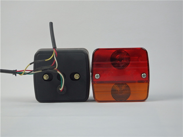 Светодиодный задний фонарь для грузовиков и прицепов