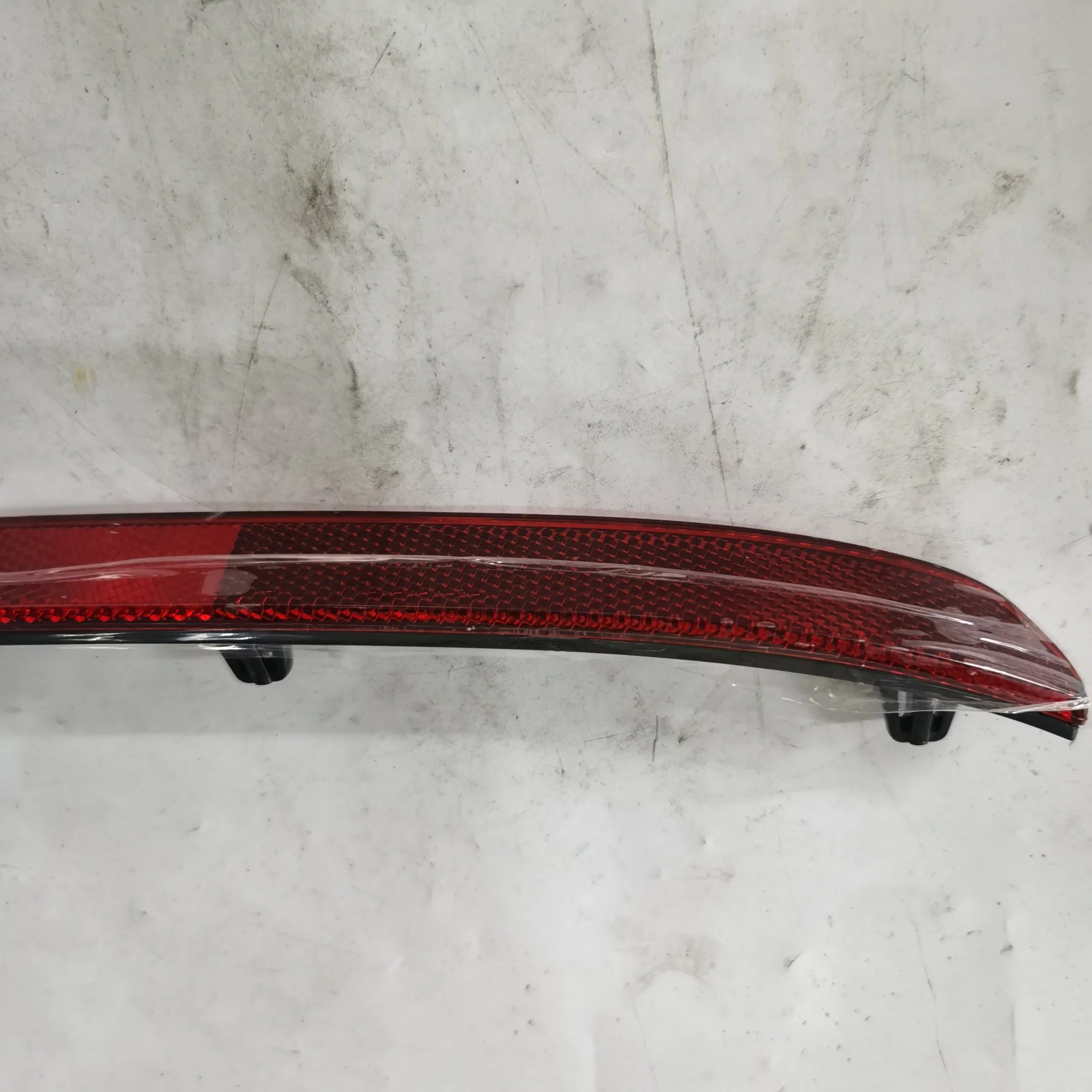 Светоотражатель заднего бампера Saic Maxus T60 C00053238