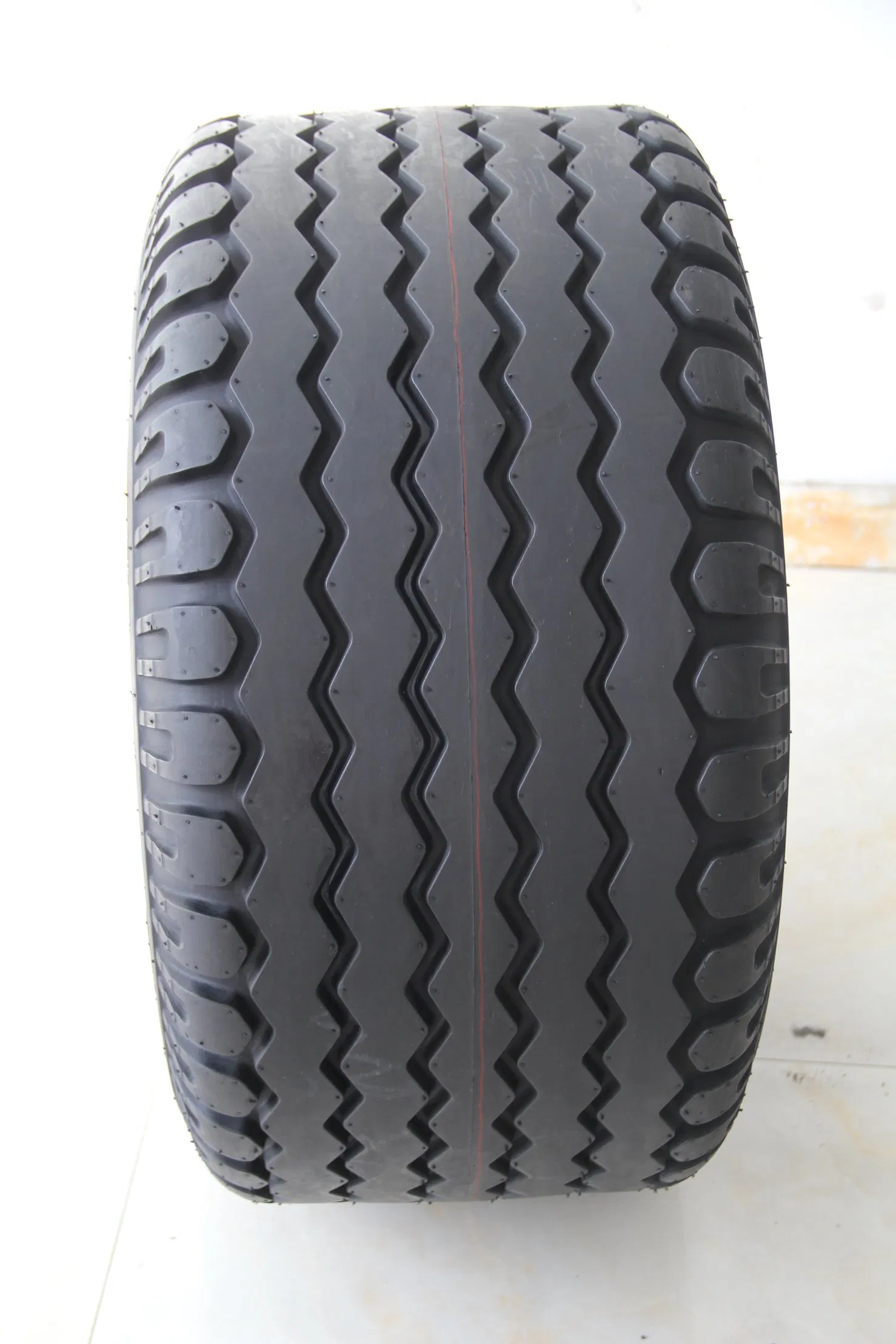 Chinese Tire Factory Taihao Rib100 400/60-15.5 Agricultural Tyre Implement Tires