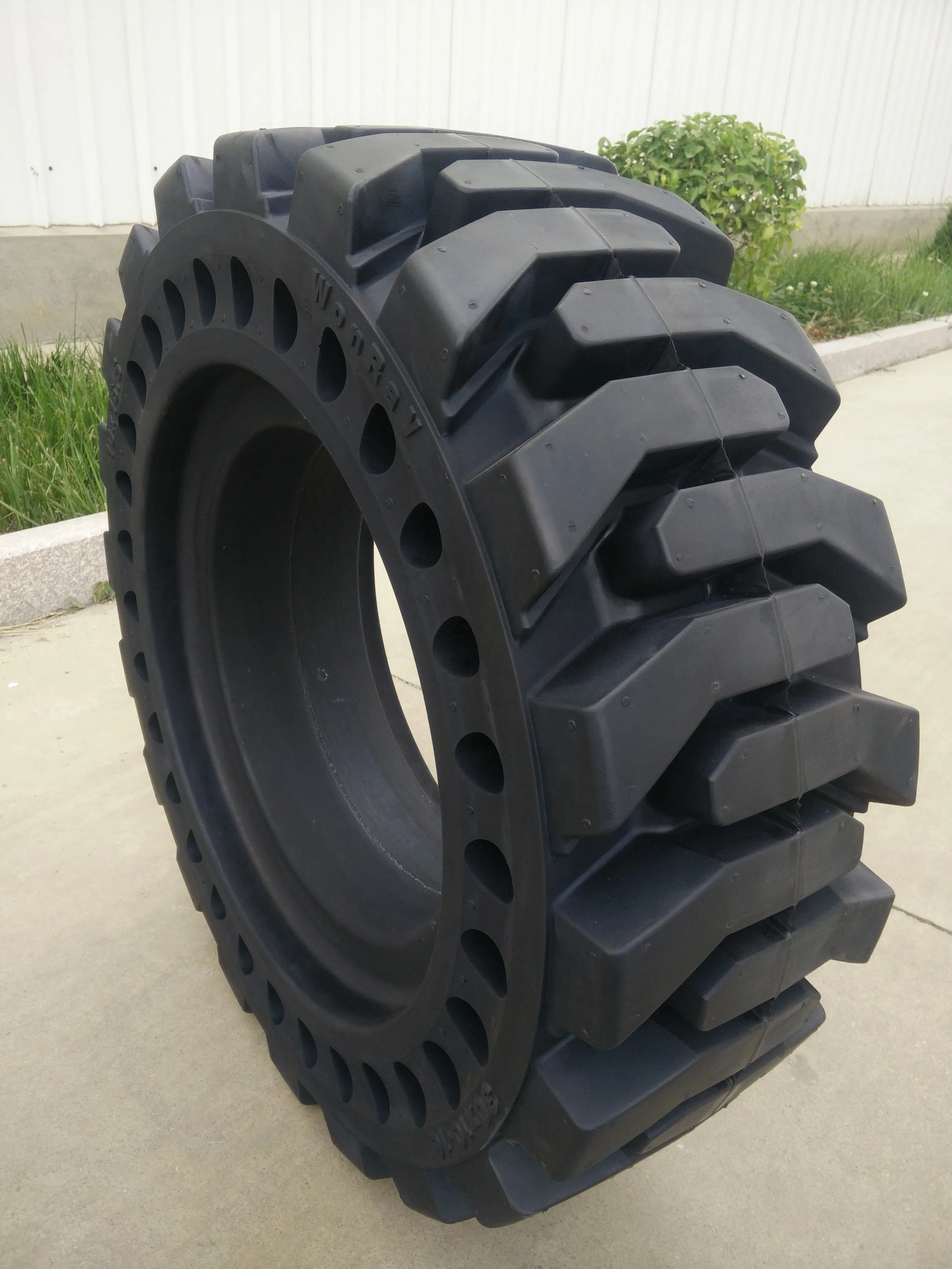 Telehandler Boom Lift Scissor Lift Replacement Tires 10-16.5 31X15.50-15