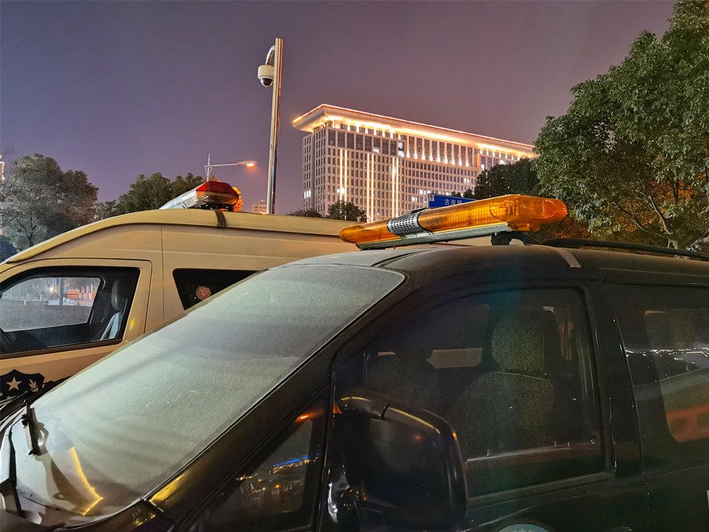 Haibang Yellow Amber LED Flashing Strobe Construction Wagon Lightbar with Speaker