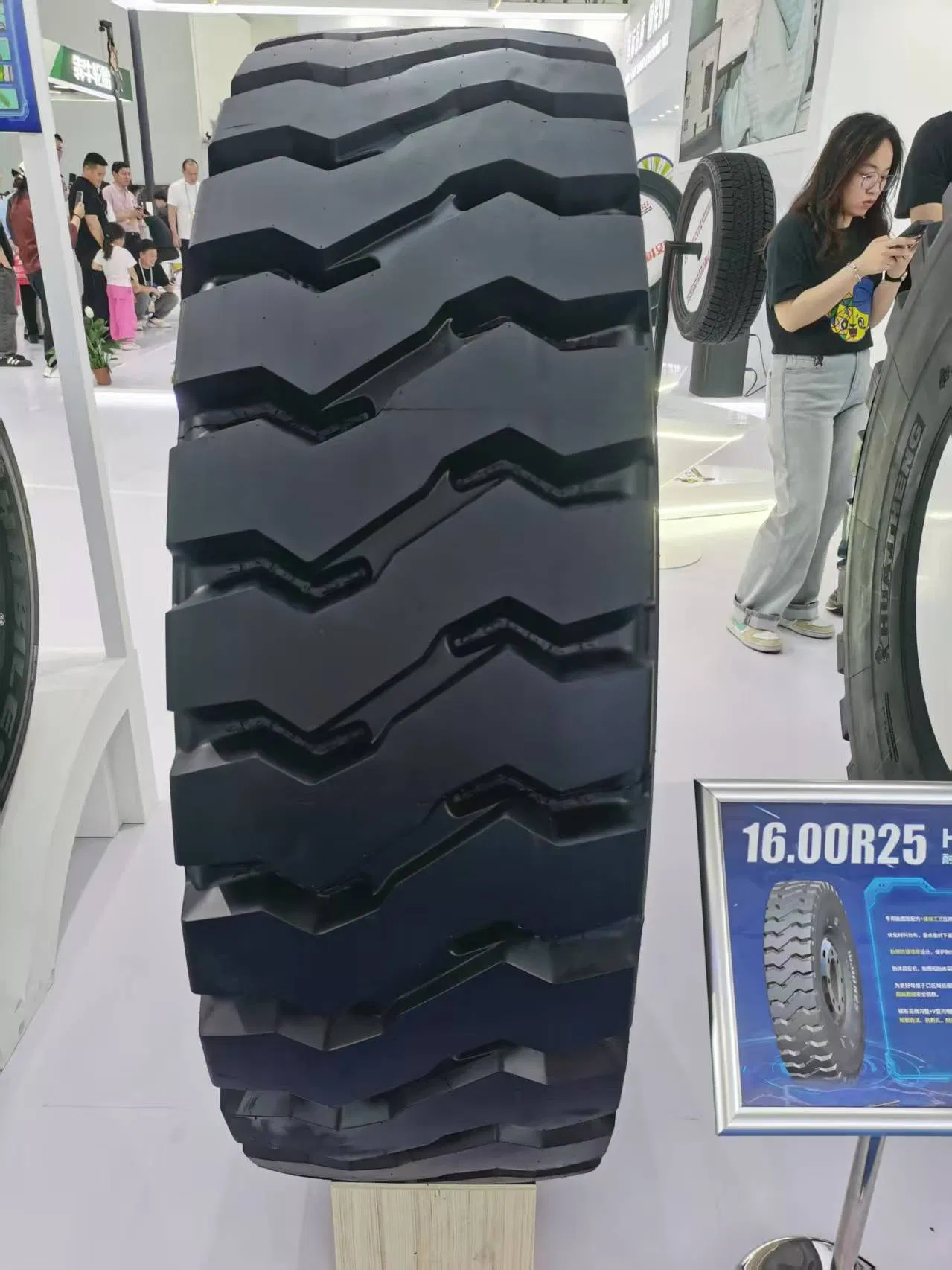Durable Long-Lasting OTR Tyre with Affordable Pricing Options