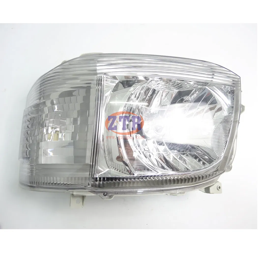 Auto Parts Head Light for Toyota Hiace 2005 81170-26800