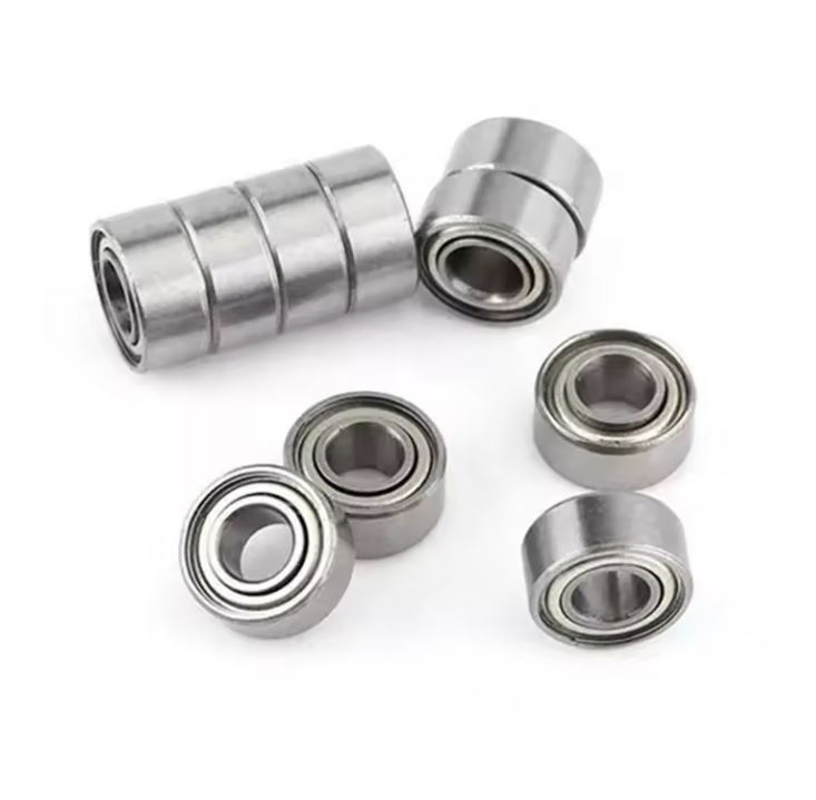 Подшипник шариковый радиальный с защитными шайбами FAG