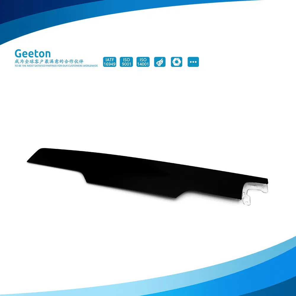 Защитная накладка на панель приборов автомобиля