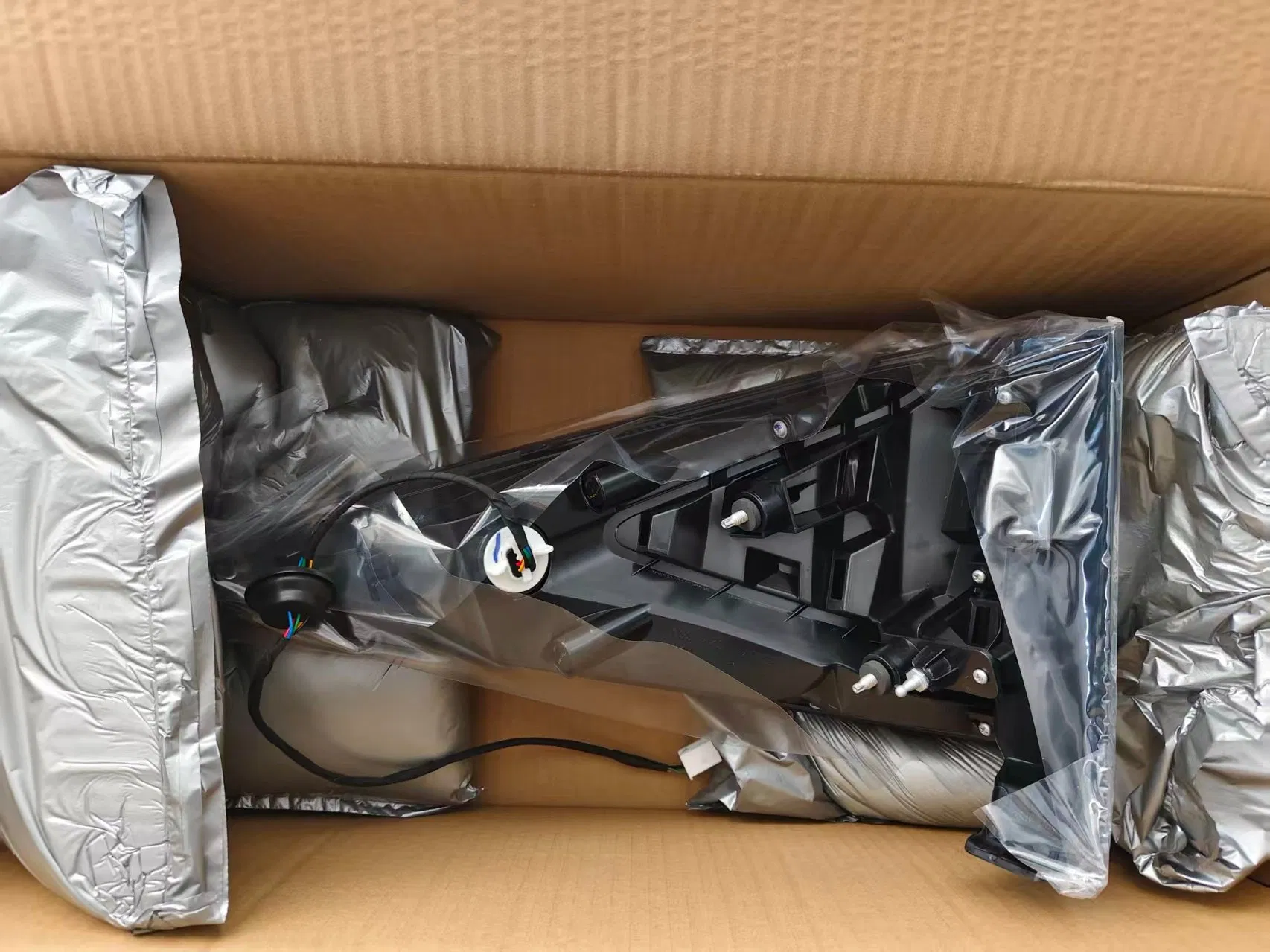 Car Accessory Rear Position Lamp Assembly EQ100 Baojun Yunduo 26120922