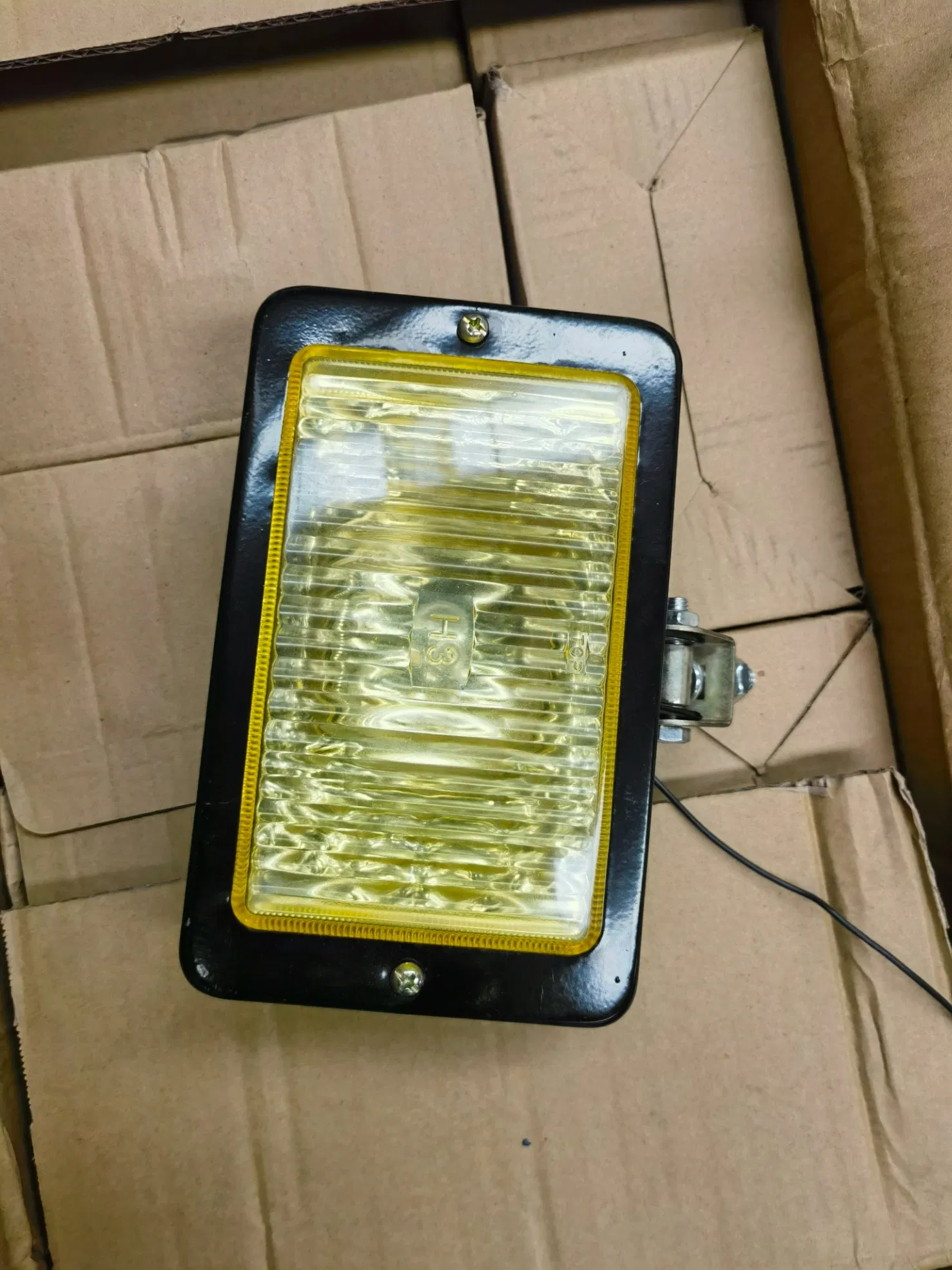 Противотуманные фары HOWO WG9200720038