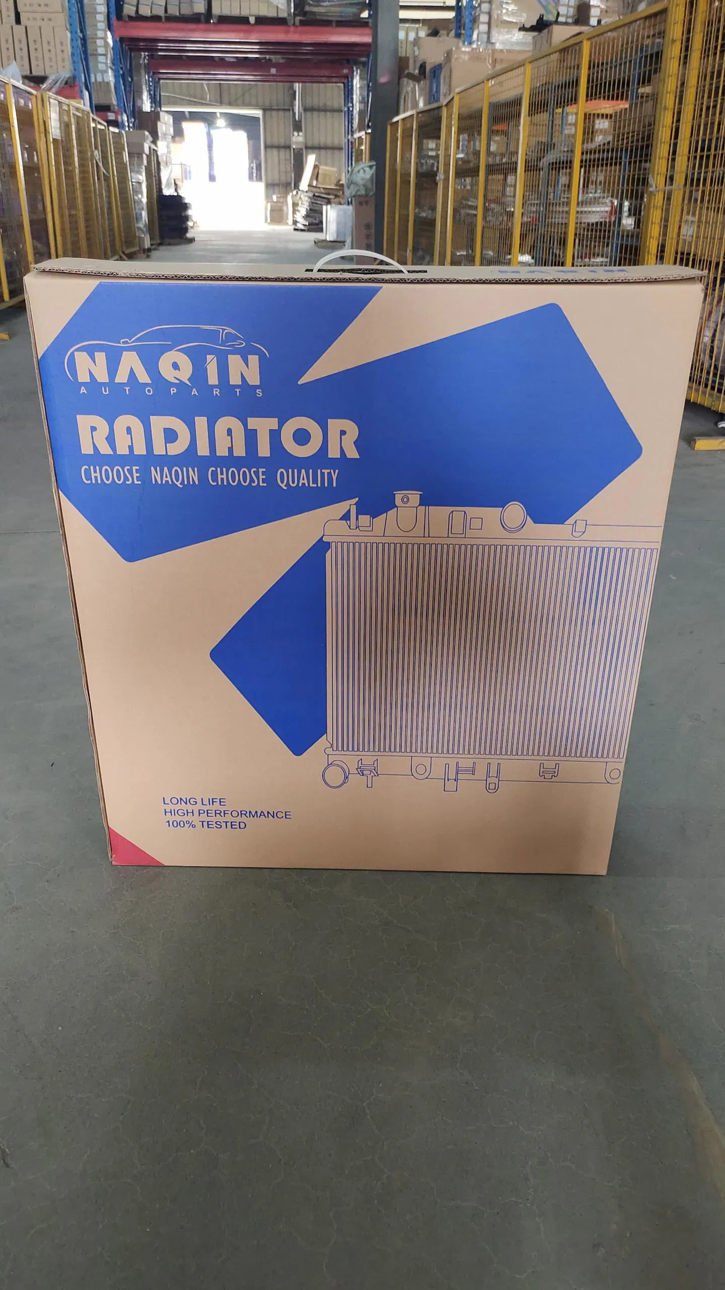 China Factory Wholesale Naqin Car Auto Parts Radiator for Toyota Hilux Hiace Landcruiser Hyundai Nissan Suzuki Mitsubishi Canter Fuso Mercedes Benz Sprinter