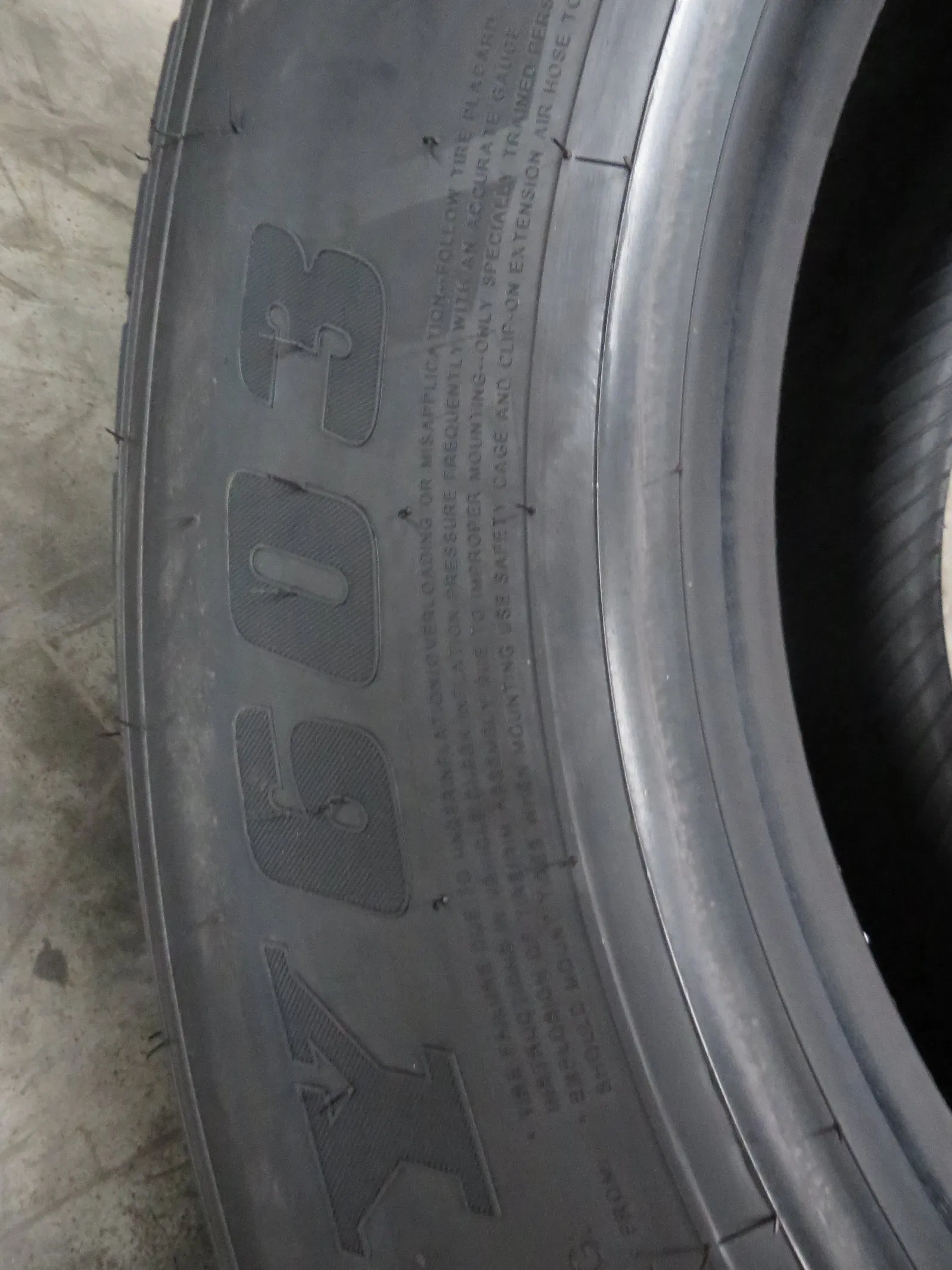 Duraturn Brand Truck Tyre and Bus Tyre for Radial Tyre 385/55r22.5, 385/65r22.5