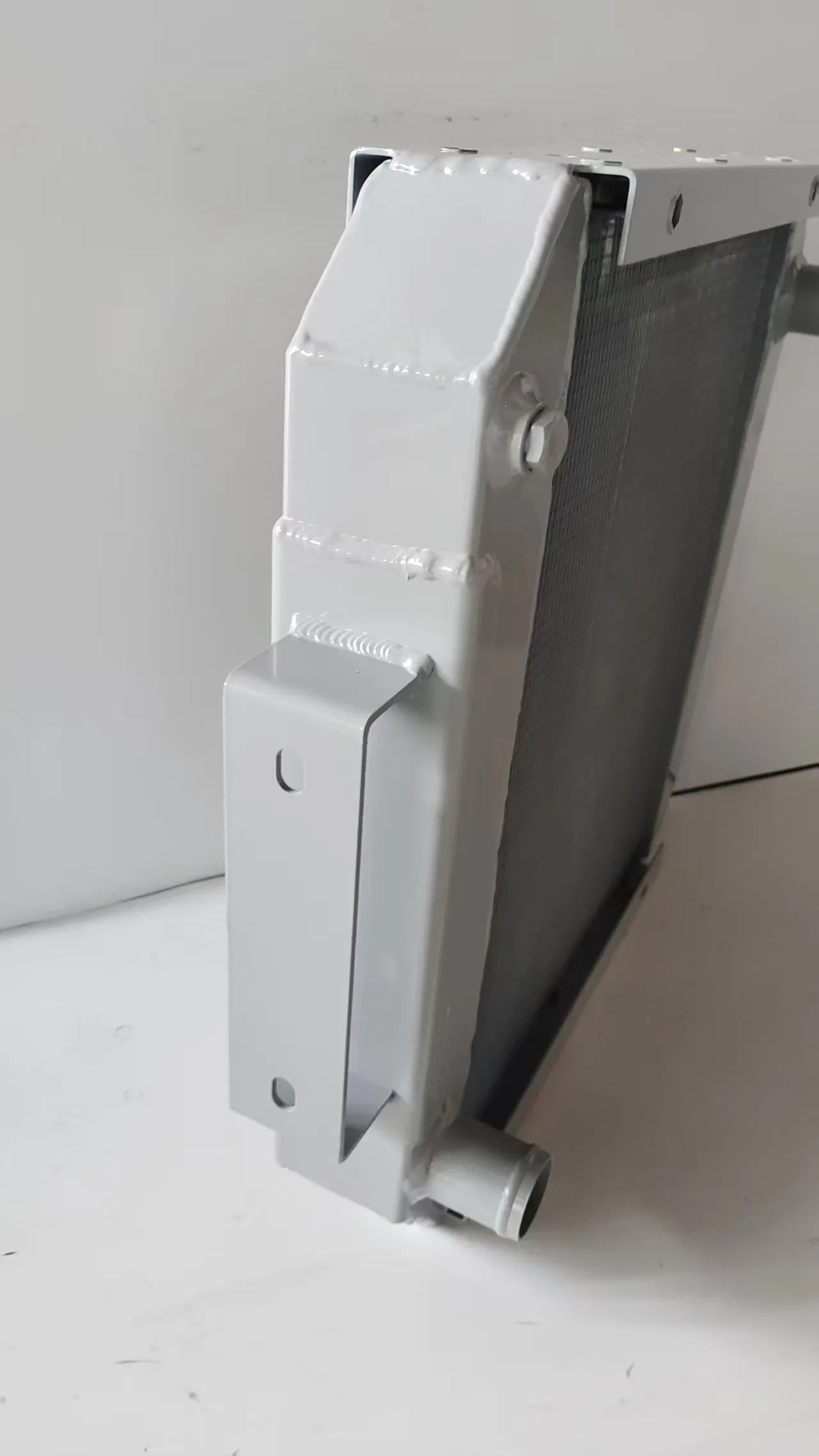 Радиатор алюминиевый для трактора Case 1825/1825b (OEM 109612A2)