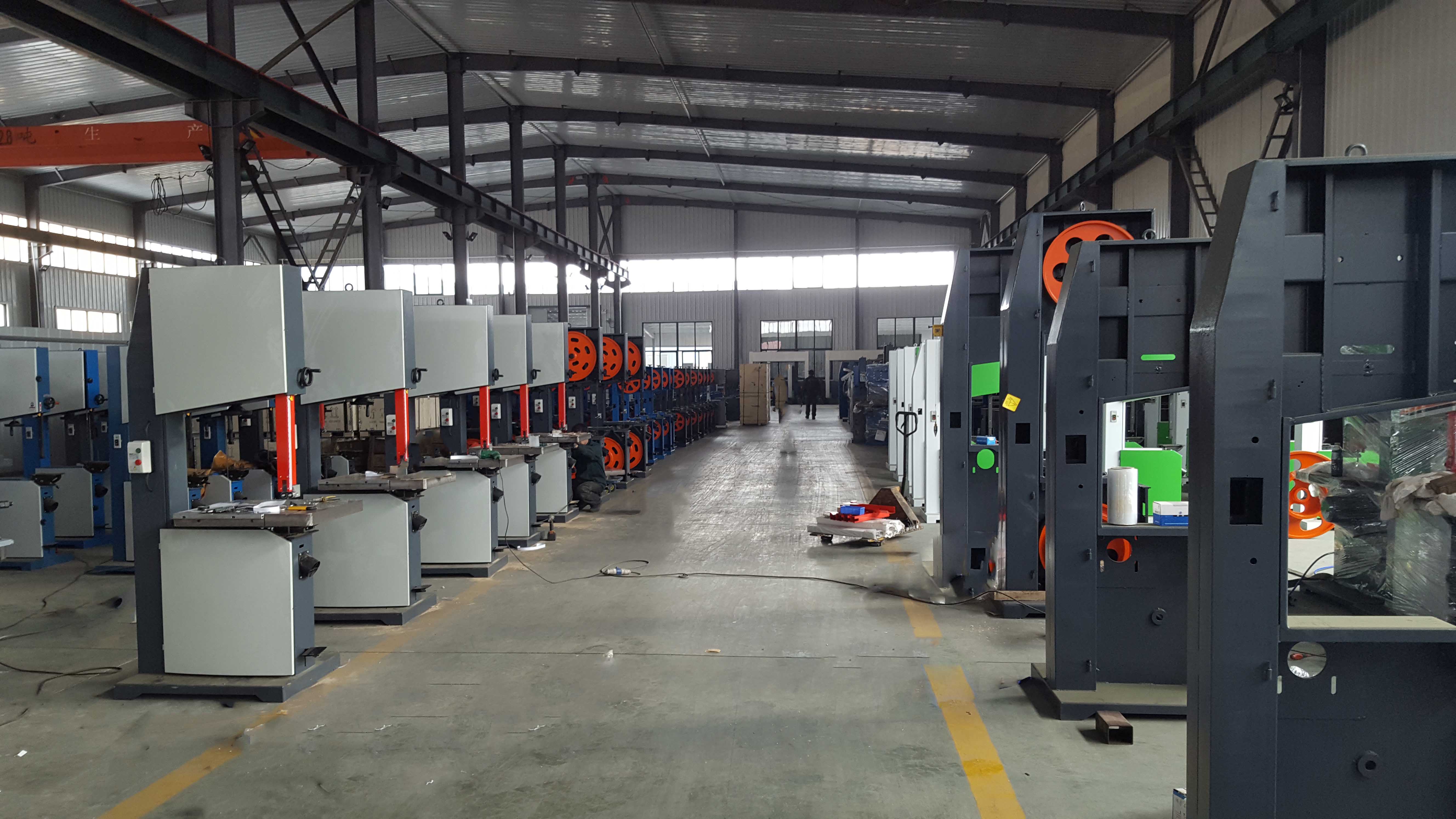 28" Light Duty Vertical Band Saw Machine for Wood, 700mm Cast Iron Pulley Wheel