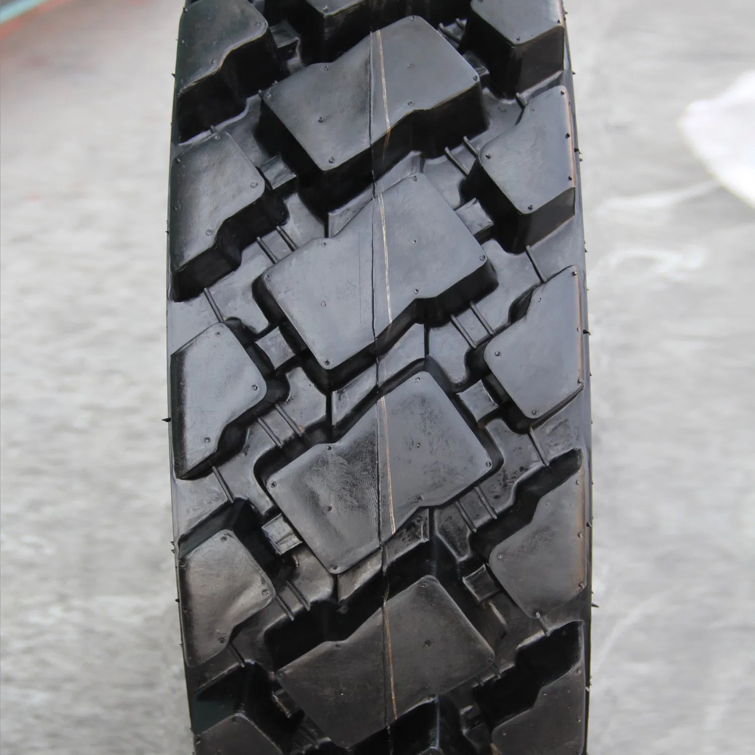 Hot Sale Sks-5 10-16.5 12-16.5 Tyre Skid Steer Tyre