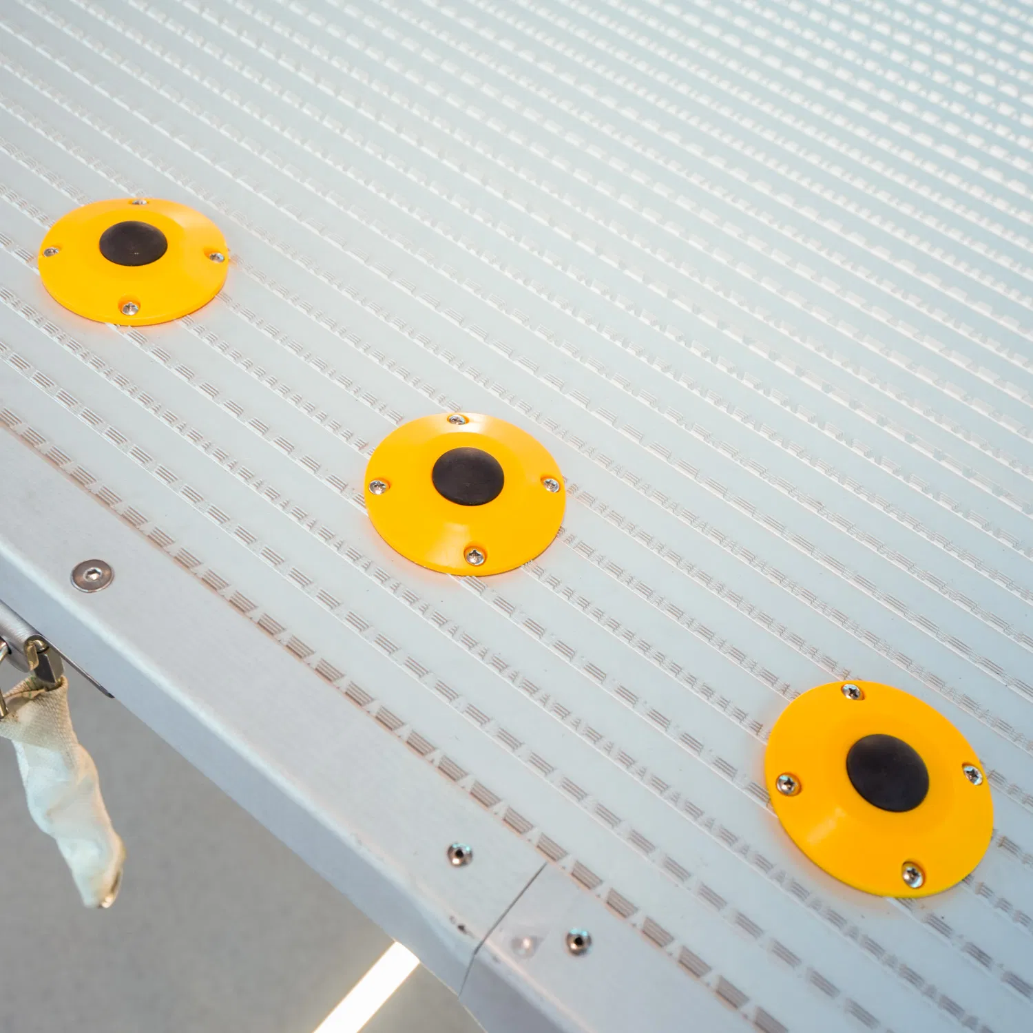 2t Tail Lifting Plate Designed for Cargo Trucks Loading Unloading Steel Hydraulic