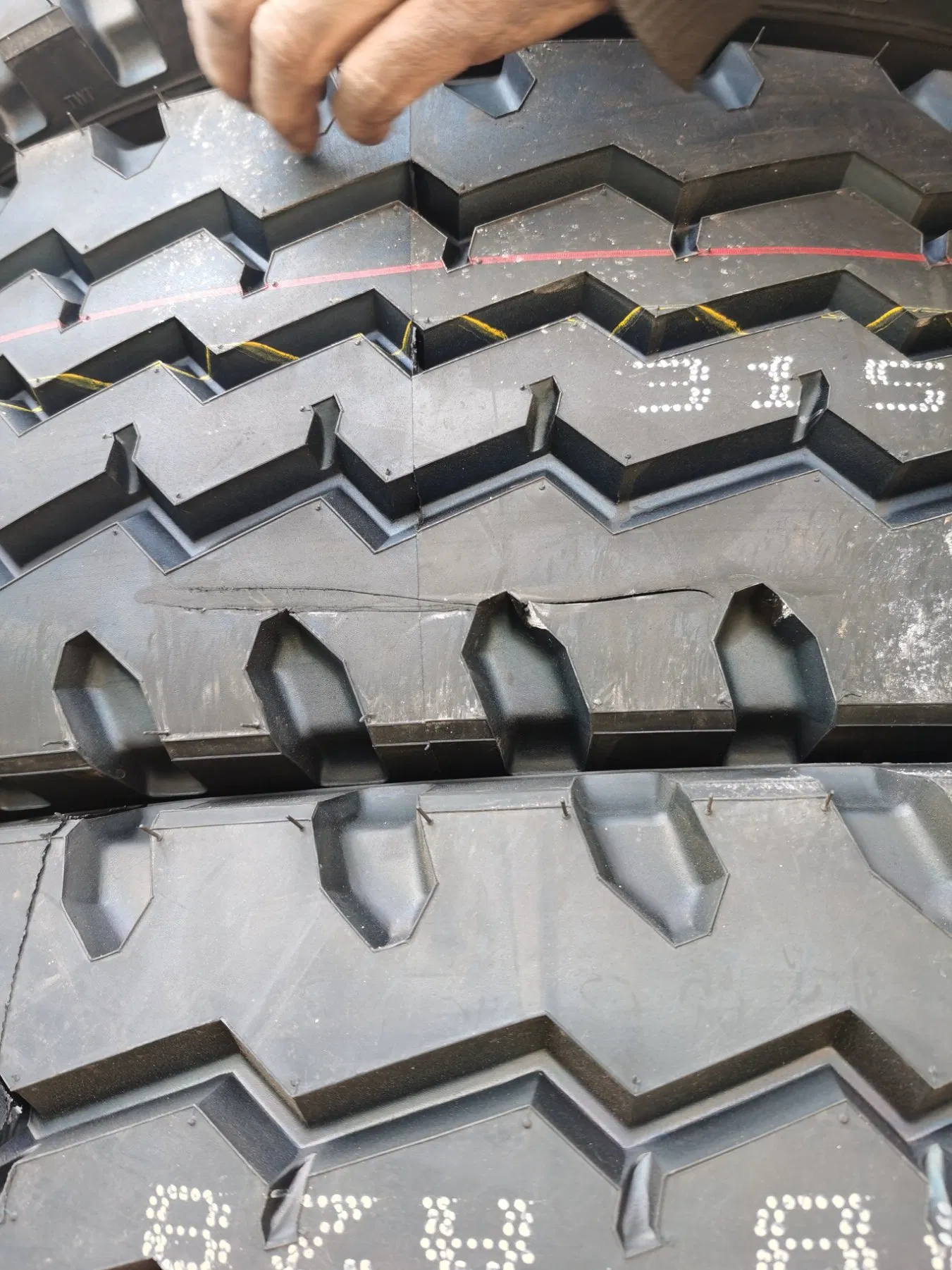 China Factory Cheap Radial Truck Bus Tire TBR /Car Tire PCR /off Road Tire for OTR/Industrial Ind/Agricultural Tractor/Agr/Pneumatic Solid Forklift