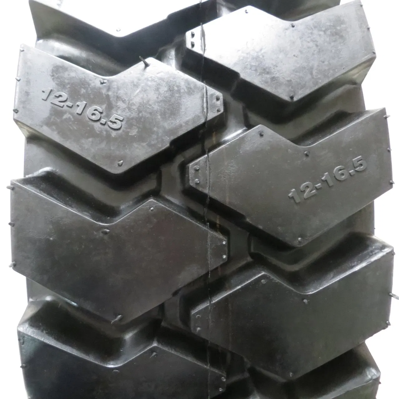 12-16.5 Skid Steer Tire for Industrial and OTR Use with ISO Certification