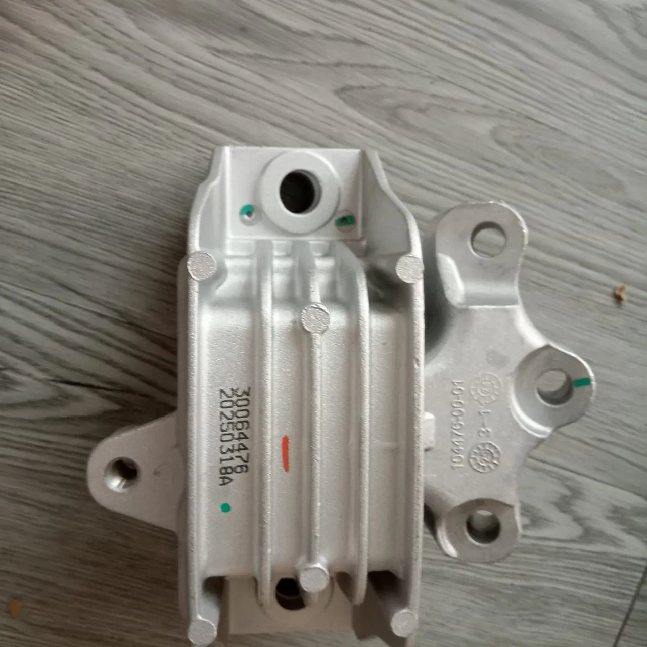 Правая опора двигателя для MG RX5 OEM 30064476