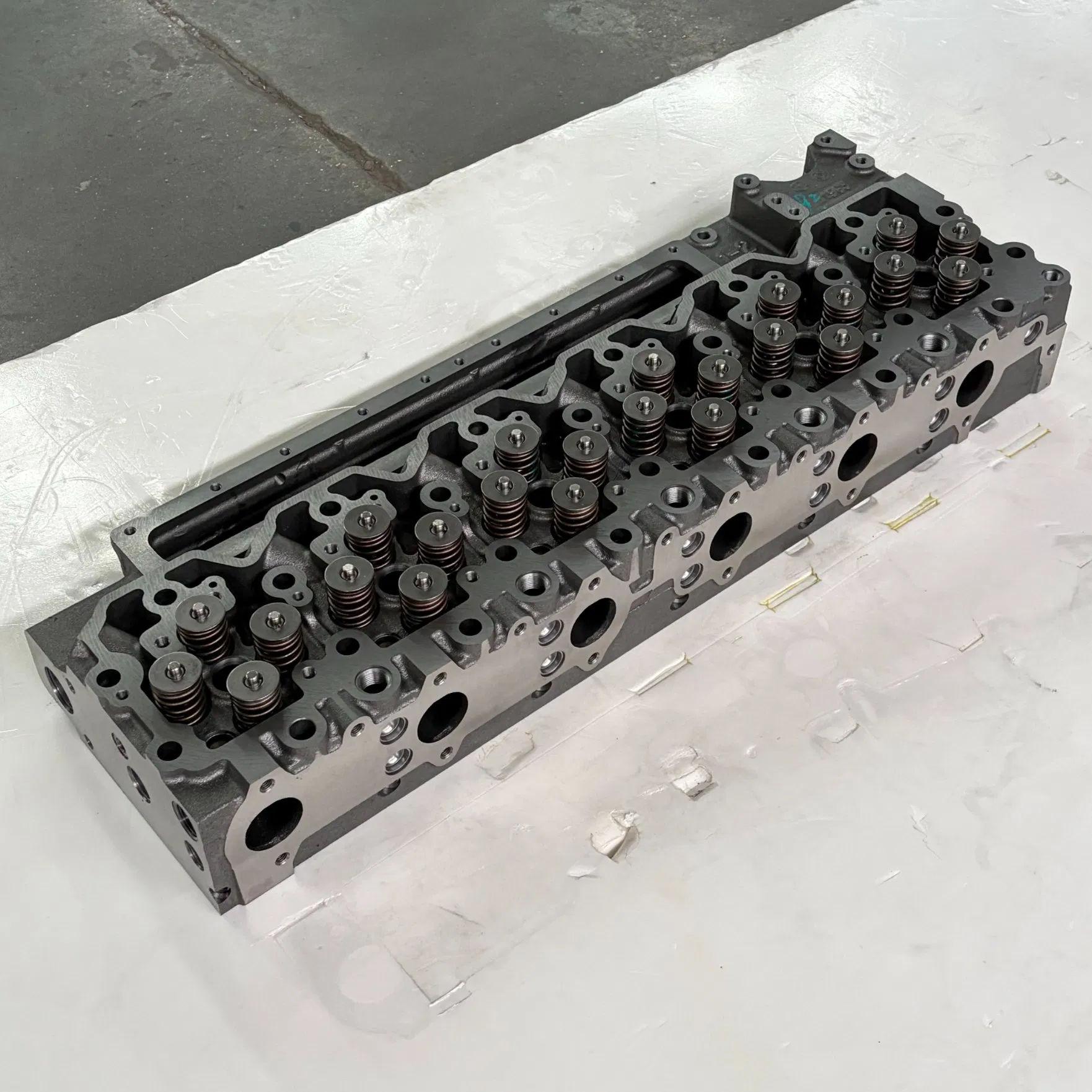 Головка блока цилиндров QSL9 5348479 для двигателей Cummins