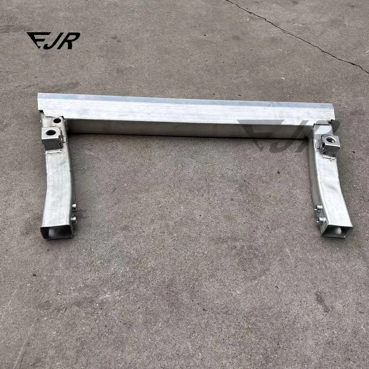Auto Parts 670175522 Automotive Cladding System Radiator Lower Beam for Maserati Levante Car Parts