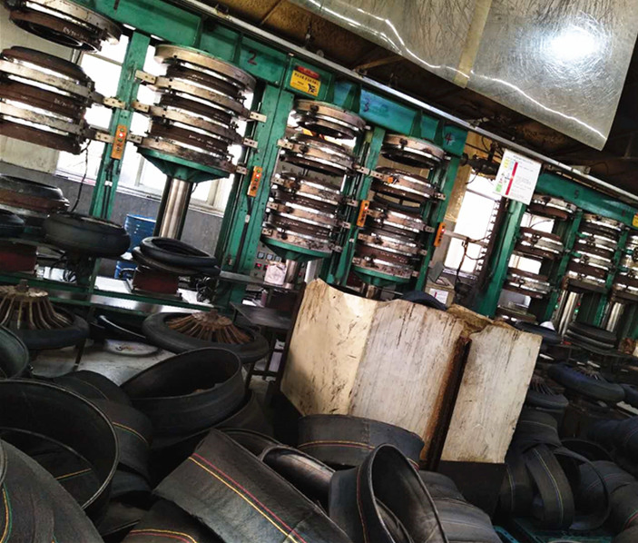 Natural Rubber 6pr Kenya Motorcycle Tyre for Mexico Market (3.25-18)