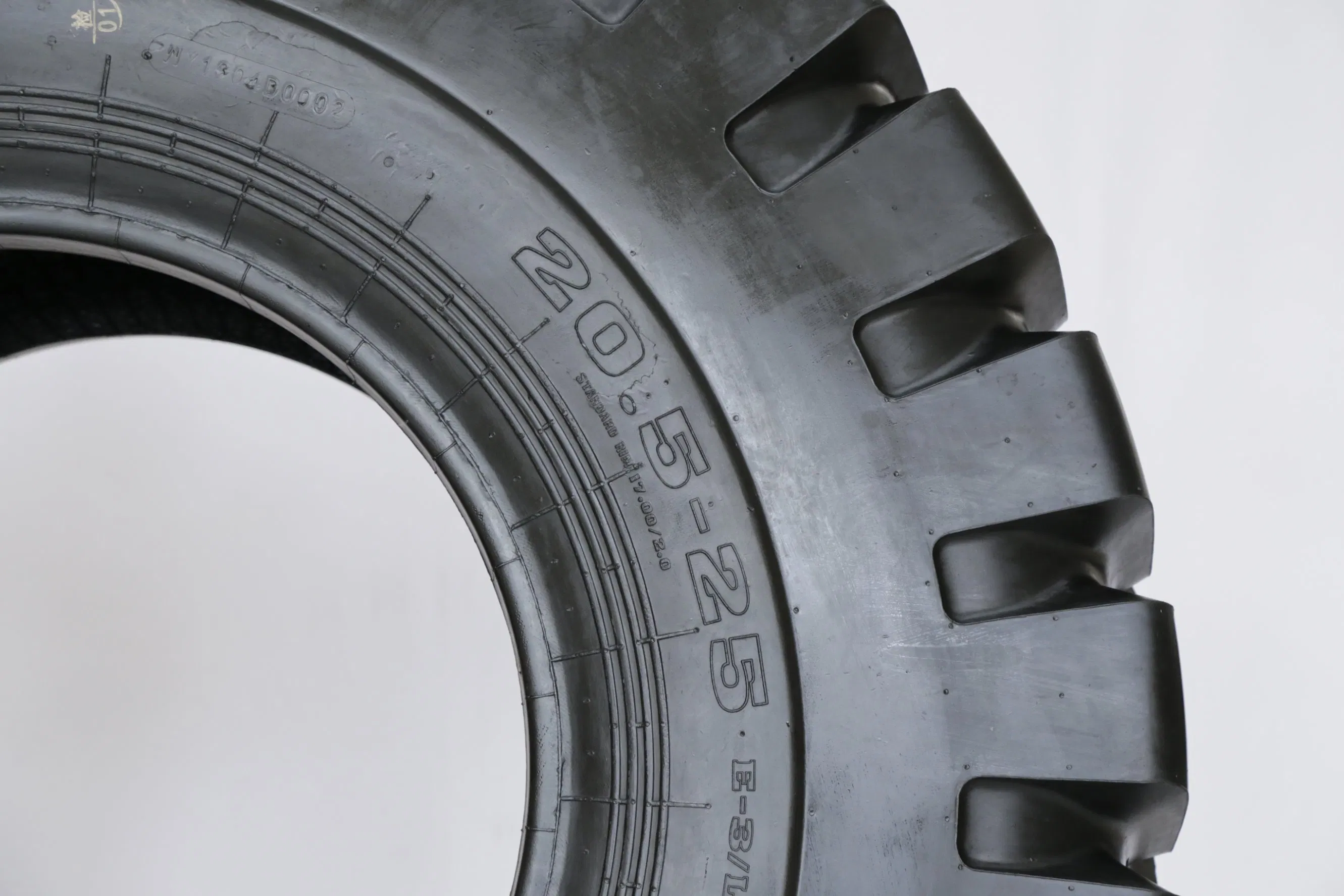 Everwell High Wear Resistance Bias Tyre 20.5-25, 23.5-25, 20.5-25, 26.5-25 E3l3 OTR Tyre