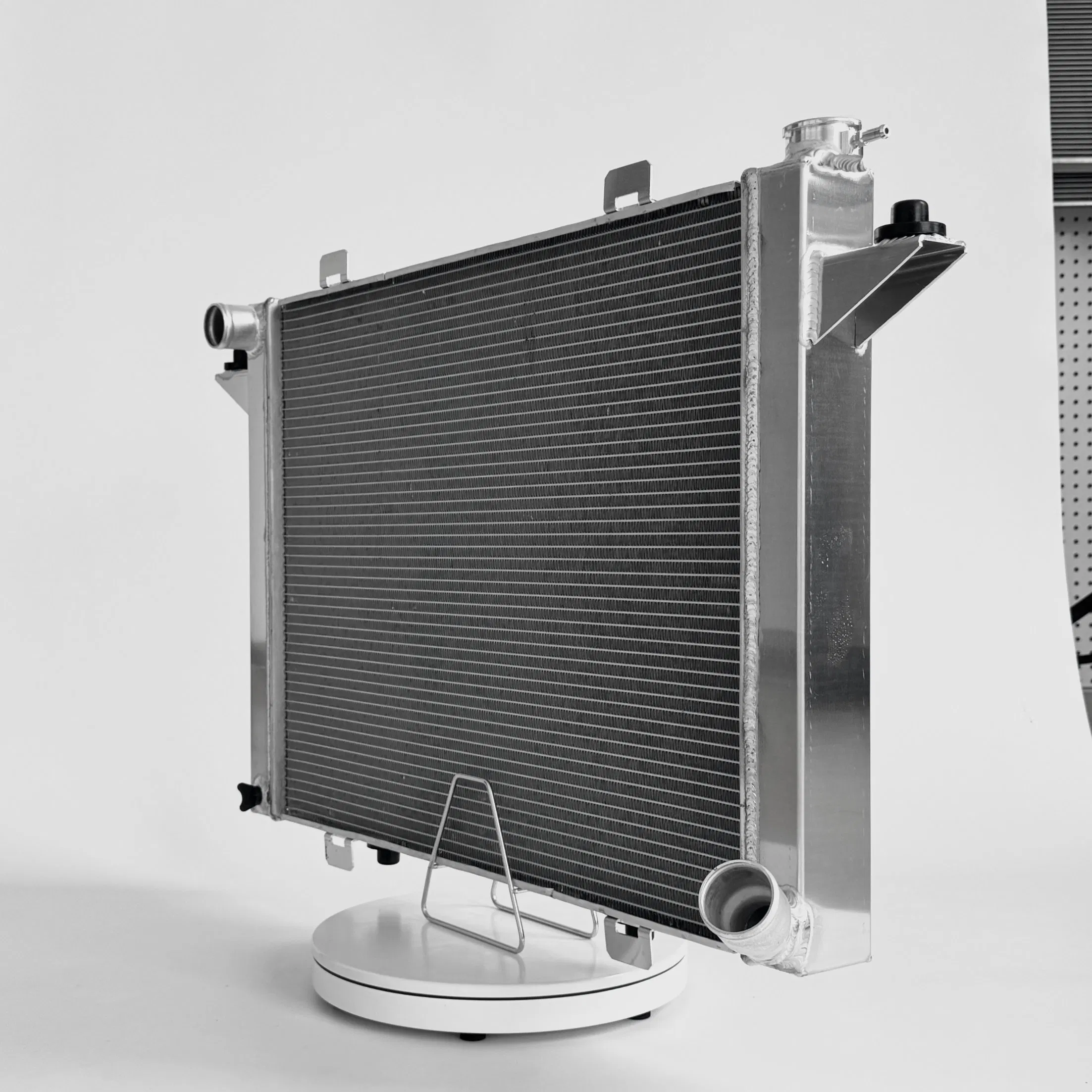 Радиатор алюминиевый для Dodge D/W Series Pickups 89-93, Ramcharger 90-91