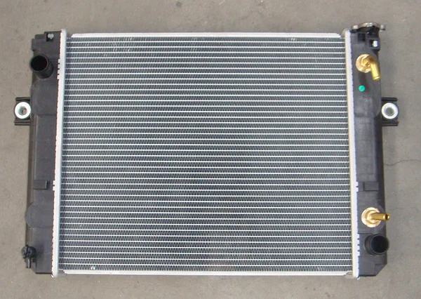 Алюминиевый радиатор охлаждения автомобиля