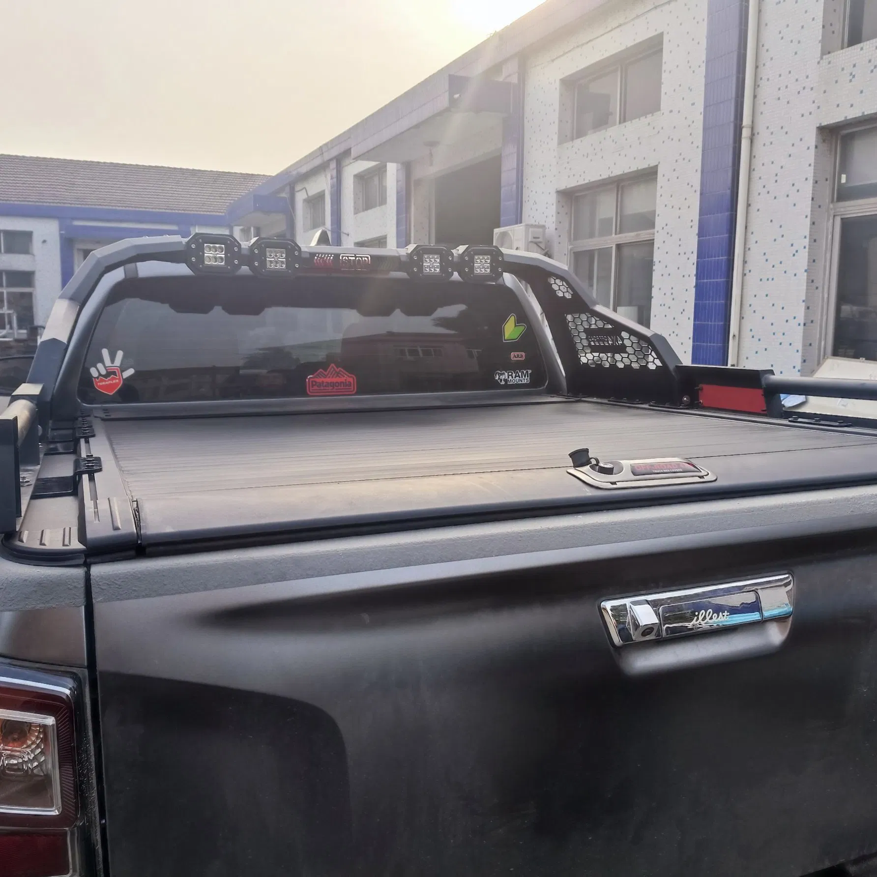 Quality Assurance Pickup Truck 4X4 Retractable Tonneau Cover for Maxus T60/T70/T90