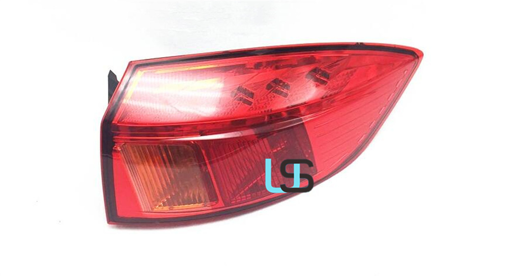 Фара задняя правая для FAW Besturn X80 2013-2016