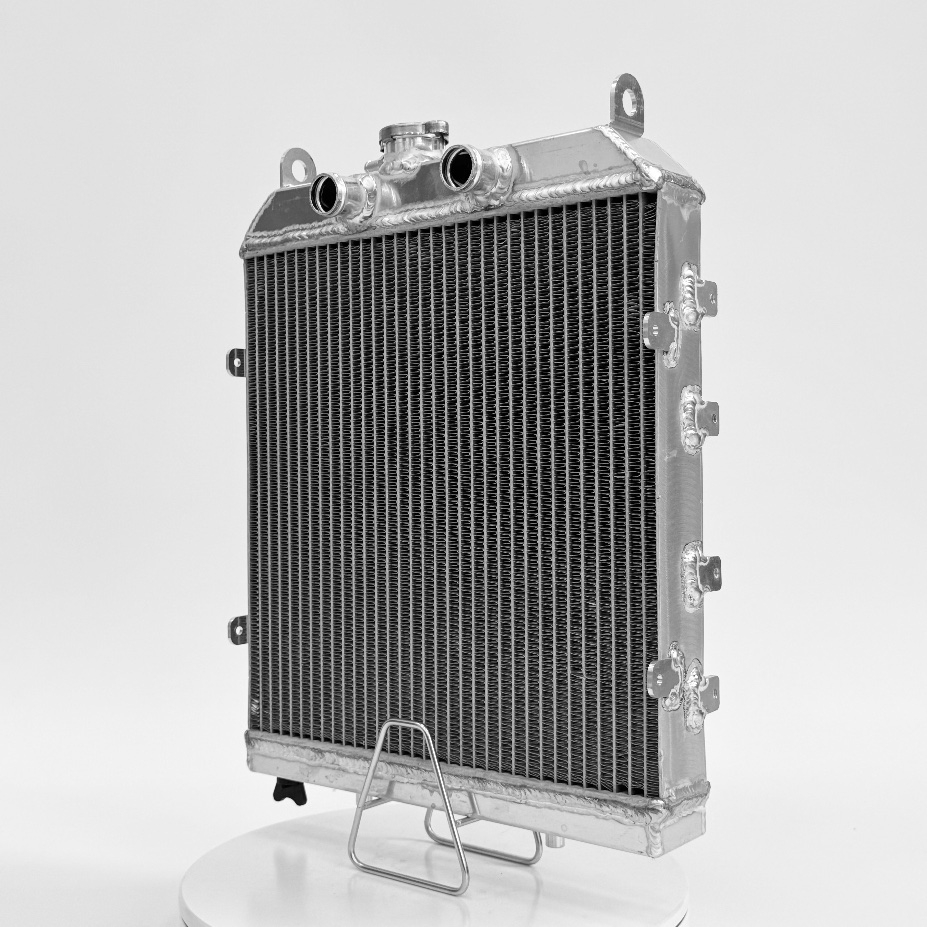 Радиатор алюминиевый SRW245 для Isuzu Amigo/Pickup 89-95