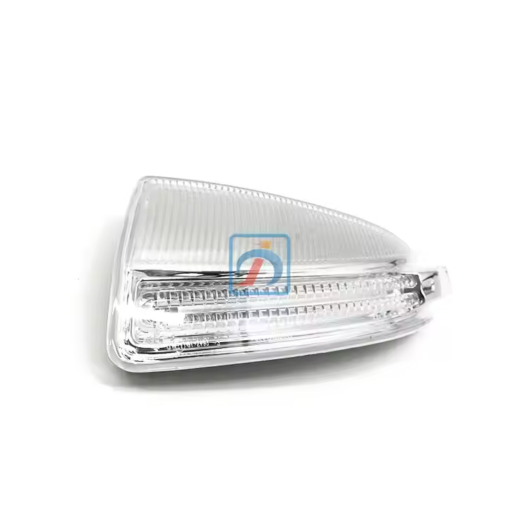 Повторитель поворота в зеркало для Mercedes W204