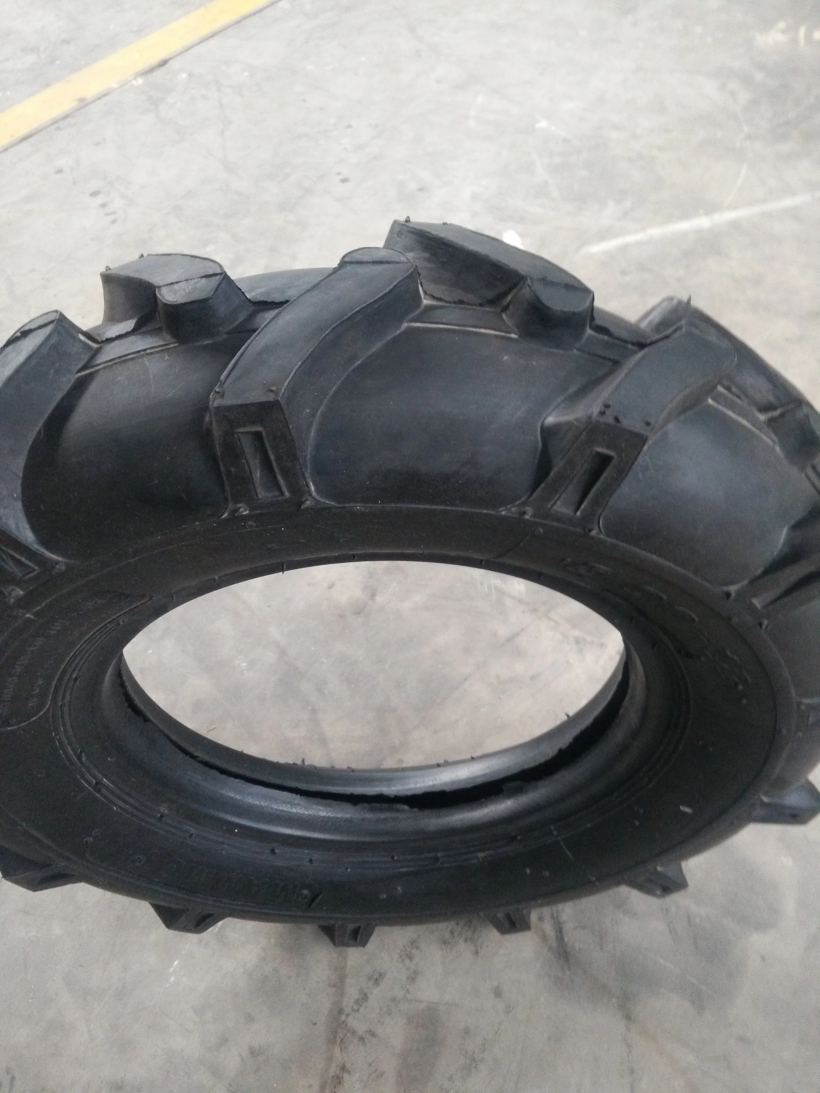 600-12 6.00-14 R1 Tt Tube Tyre for Reliable Tractor Use