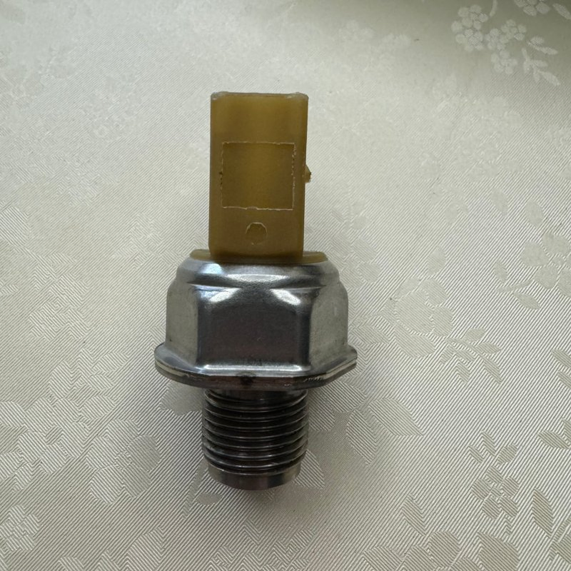Fuel Rail High-Pressure Sensor 85PP26-03 85PP26-02 for Household Automobiles