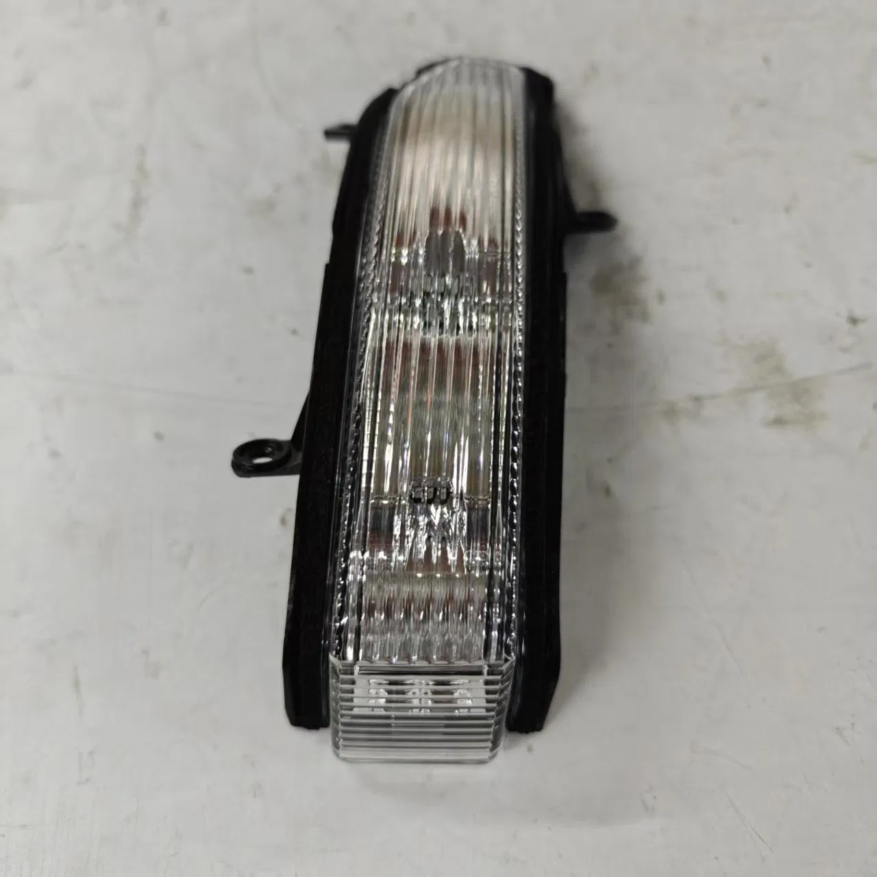 Поворотник в зеркало для LDV Maxus V90 C00111791/C00111779