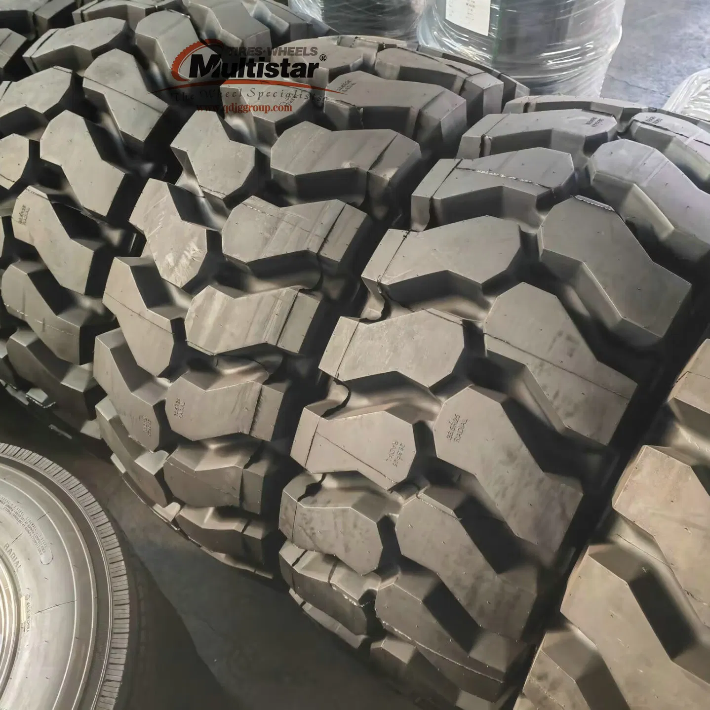 Snow Tire 14.00r24 for Winter Loader Grader Truck