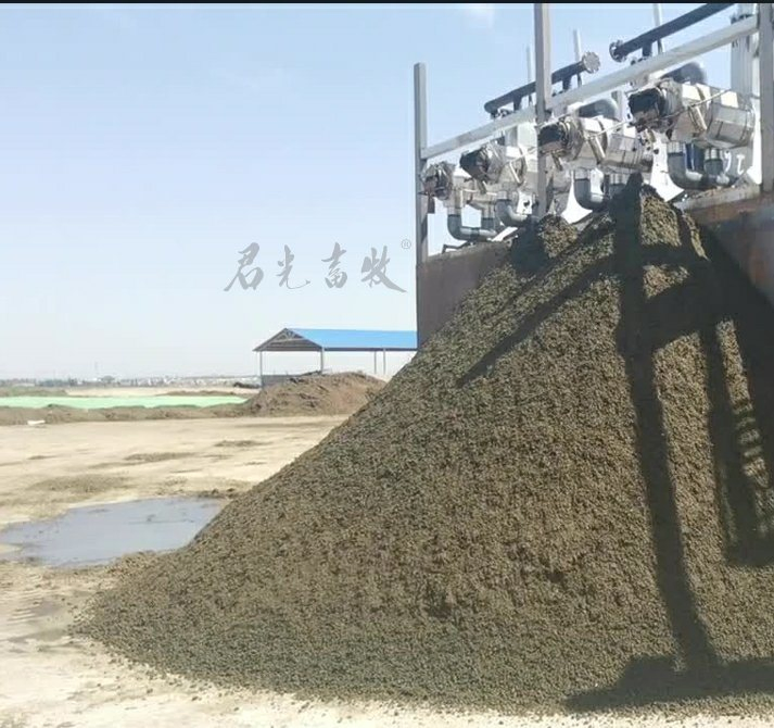 Сепаратор для навоза коров шнековый GYFL-7.5