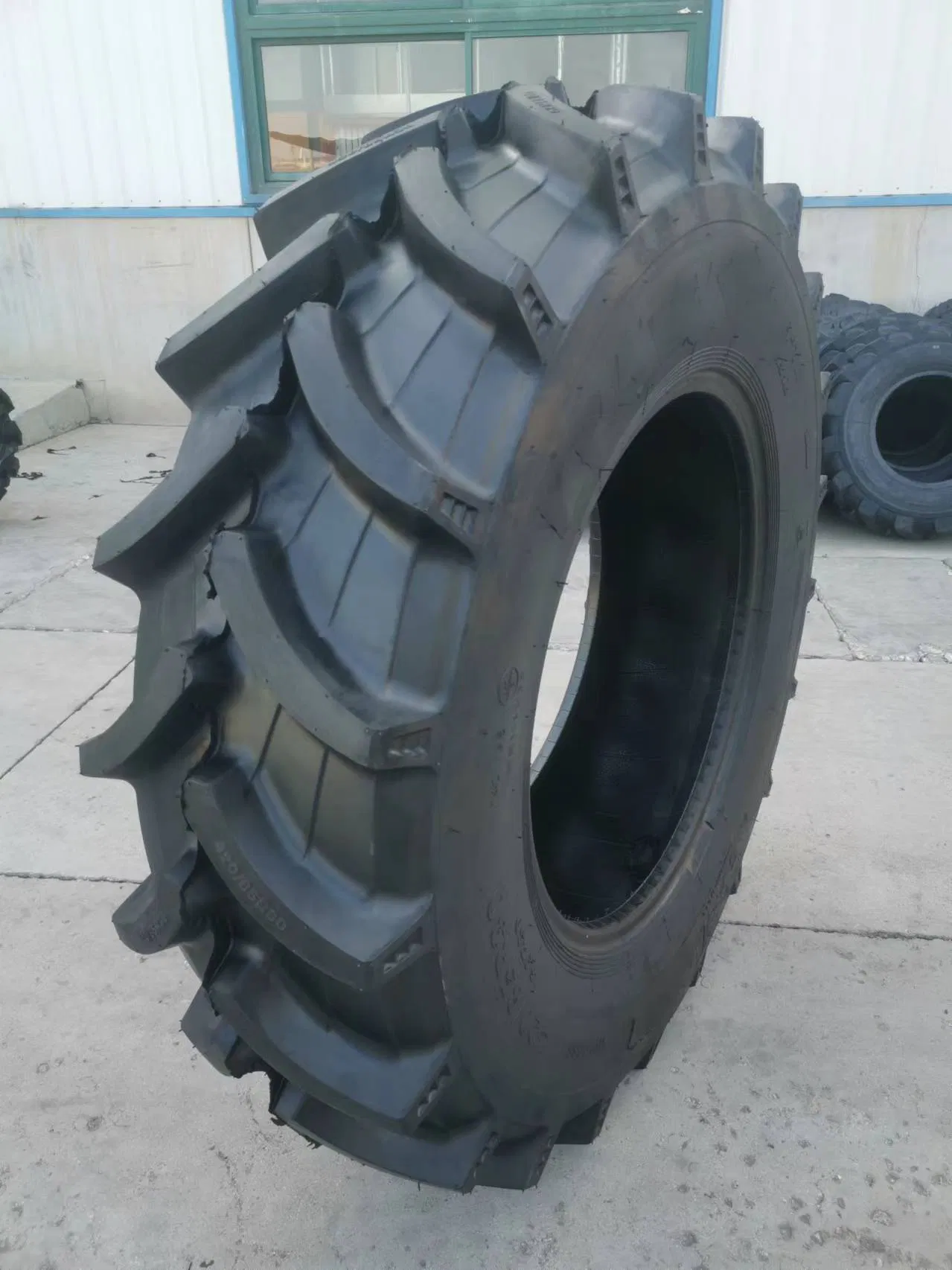 Radial Agricultural Tyres, Agriculture Agr Radial Tractor Tire R1w 520/85r38 460/85r38 420/85r28 380/85r28 460/85r34 650/65r42 Radial Tyres