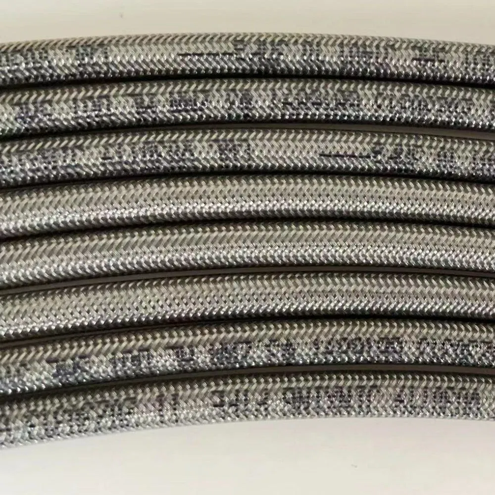 Тормозной шланг PTFE в стальной оплетке SAE J1401