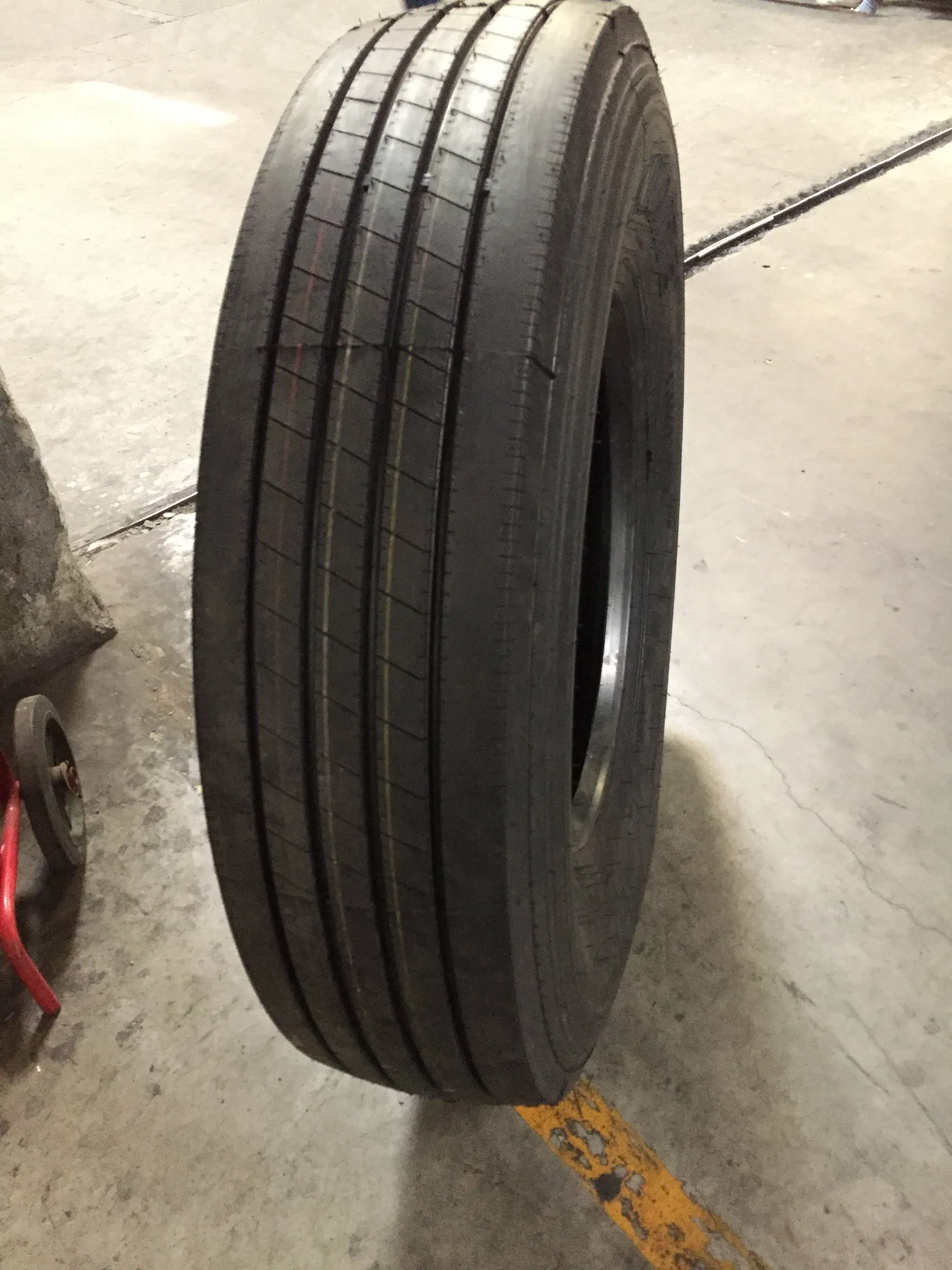 Truck Tire Weight 1000-20 1000r20 Heavy Truck Tyre
