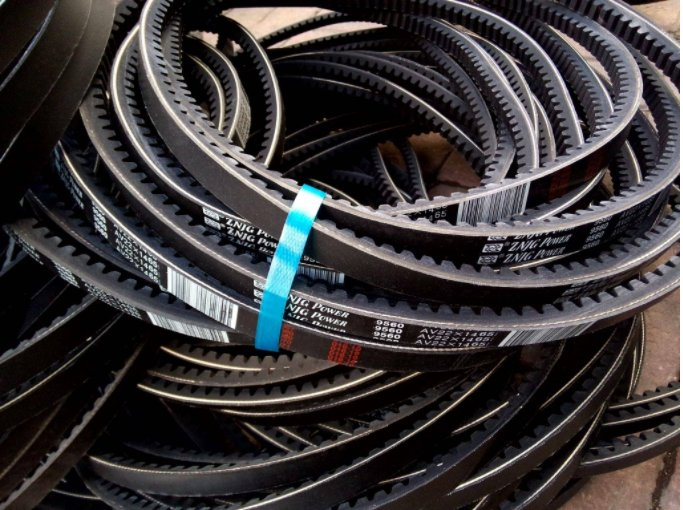 Ремкомплект приводных ремней для автомобилей HOWO