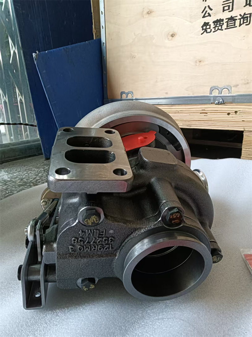 Турбокомпрессор Holset HX35W для двигателя Cummins 6BT