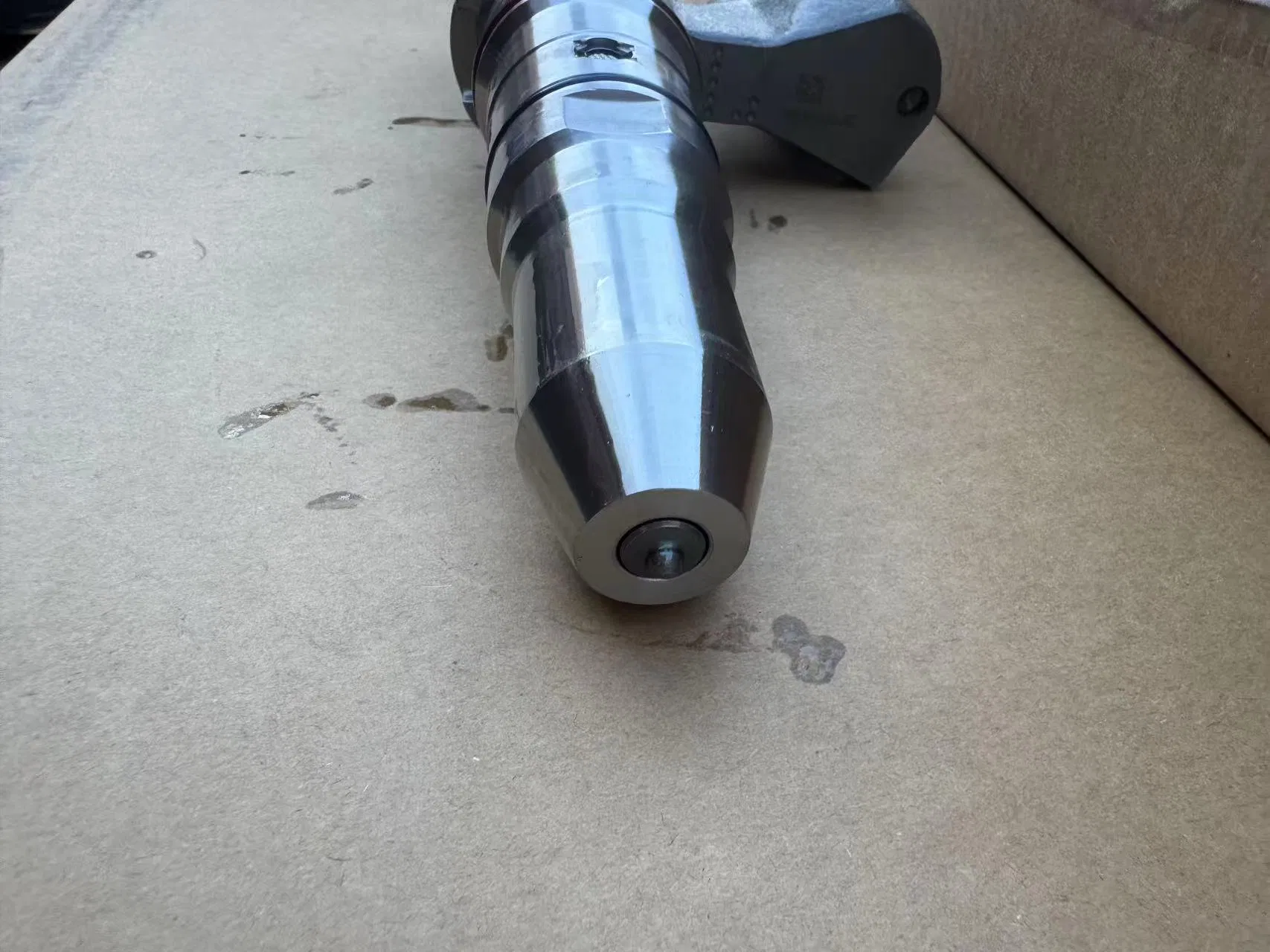 3920214 392-0214: Fuel Injector Assembly 386-1766 Fuel Injector Assembly