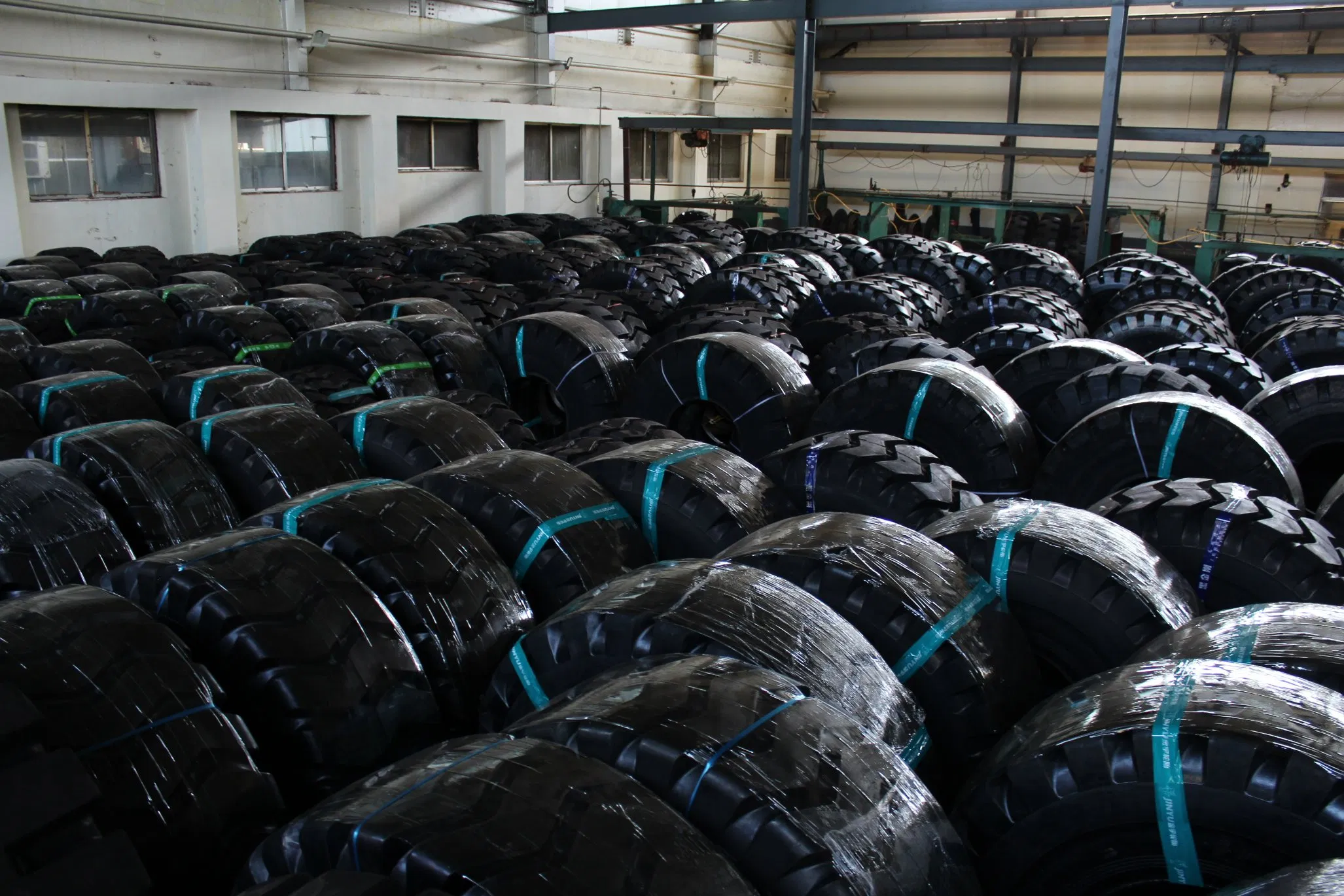 Шина внедорожная для погрузчиков и бульдозеров 15.5-29.5