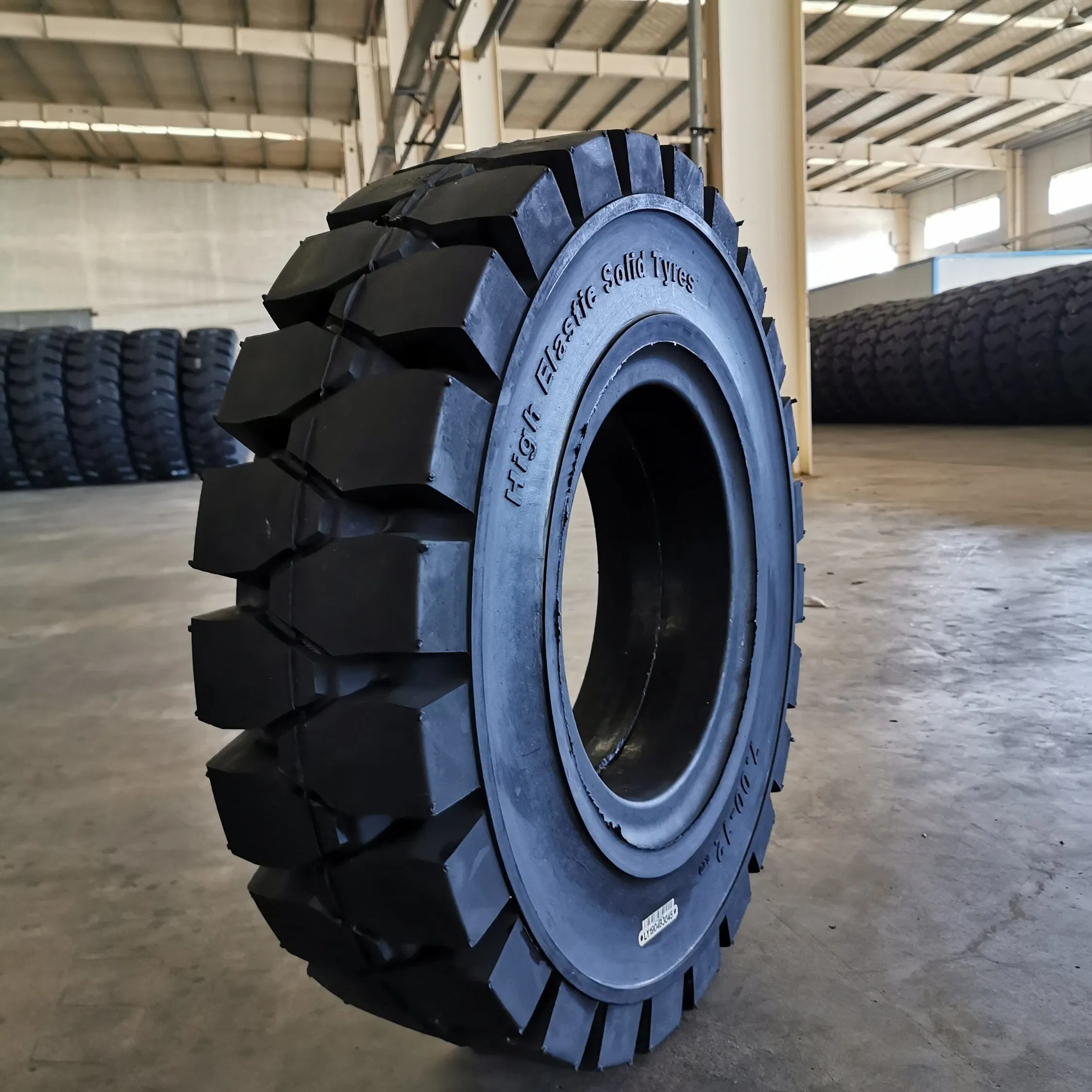 Шины для погрузчиков: пневматические, цельнолитые, 7.00-12