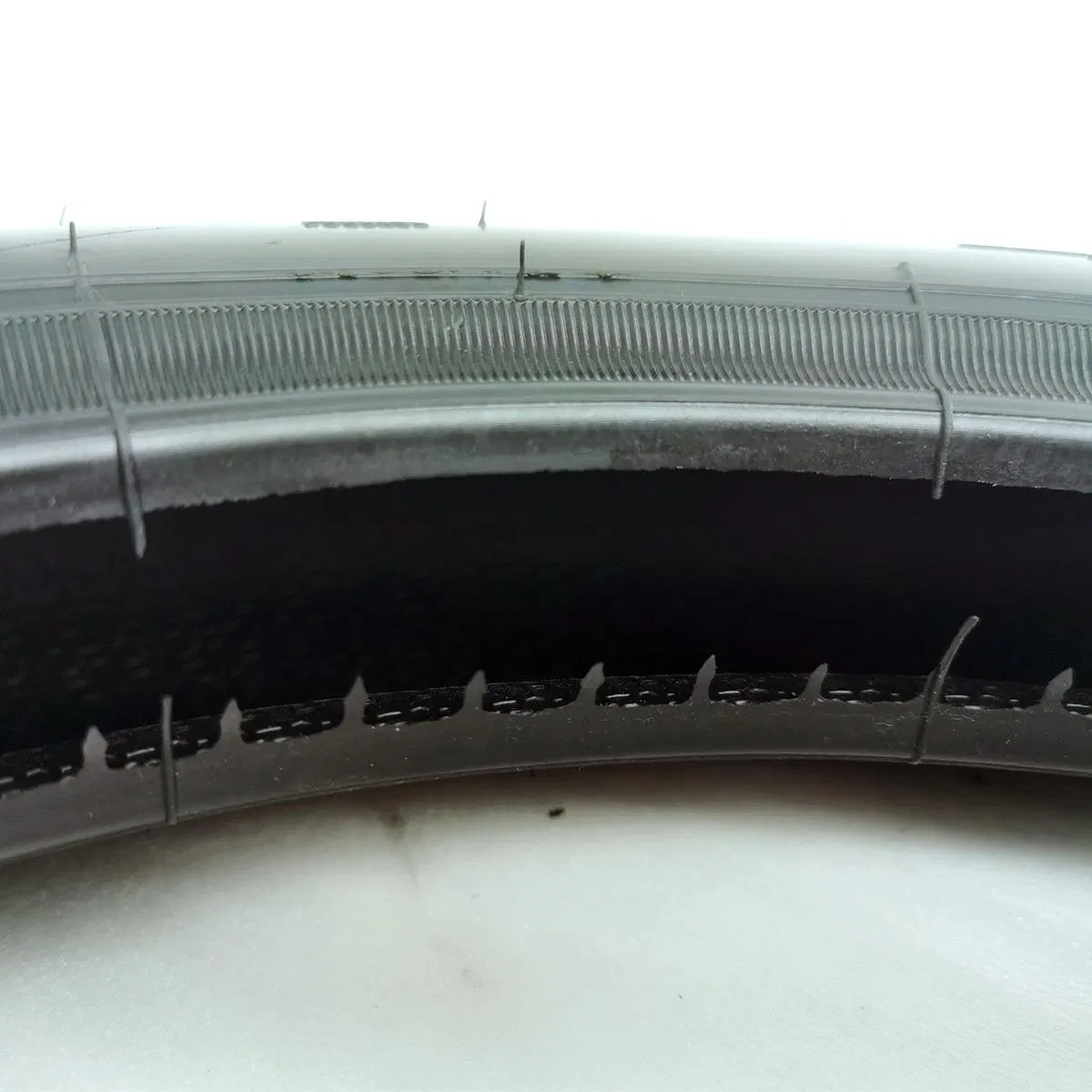 Бескамерная шина 4.00-12 KAINIU для всех сезонов