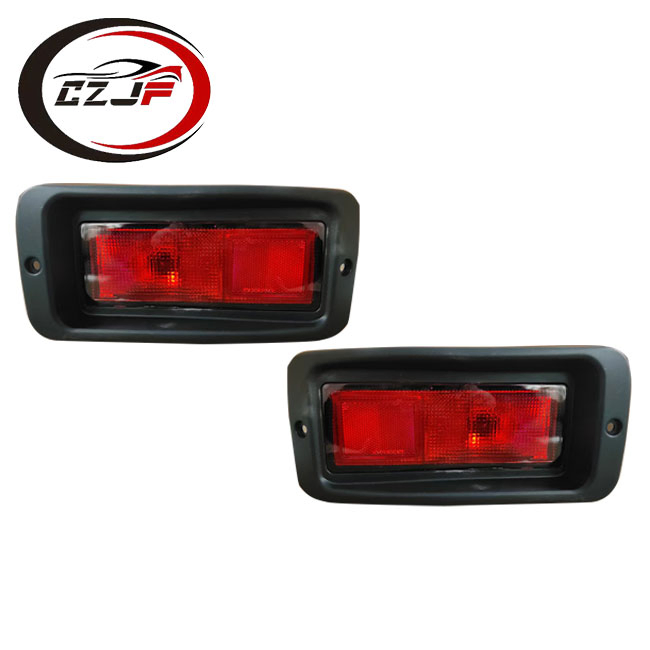 Задний отражатель для Mitsubishi Nativa 2007 (MR465017)