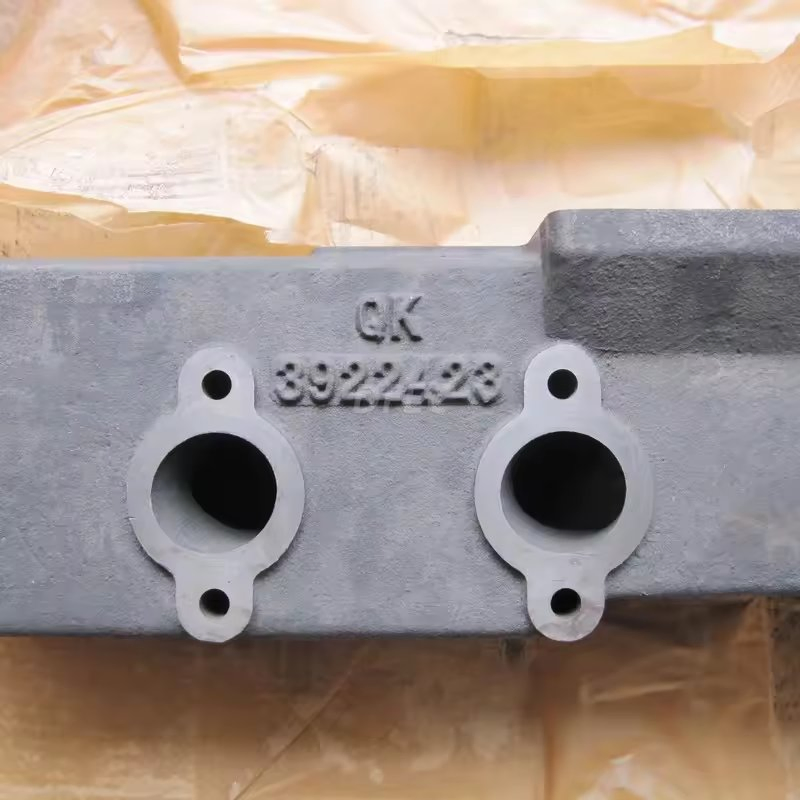 Выпускной коллектор дизельного двигателя 6CT 3922423