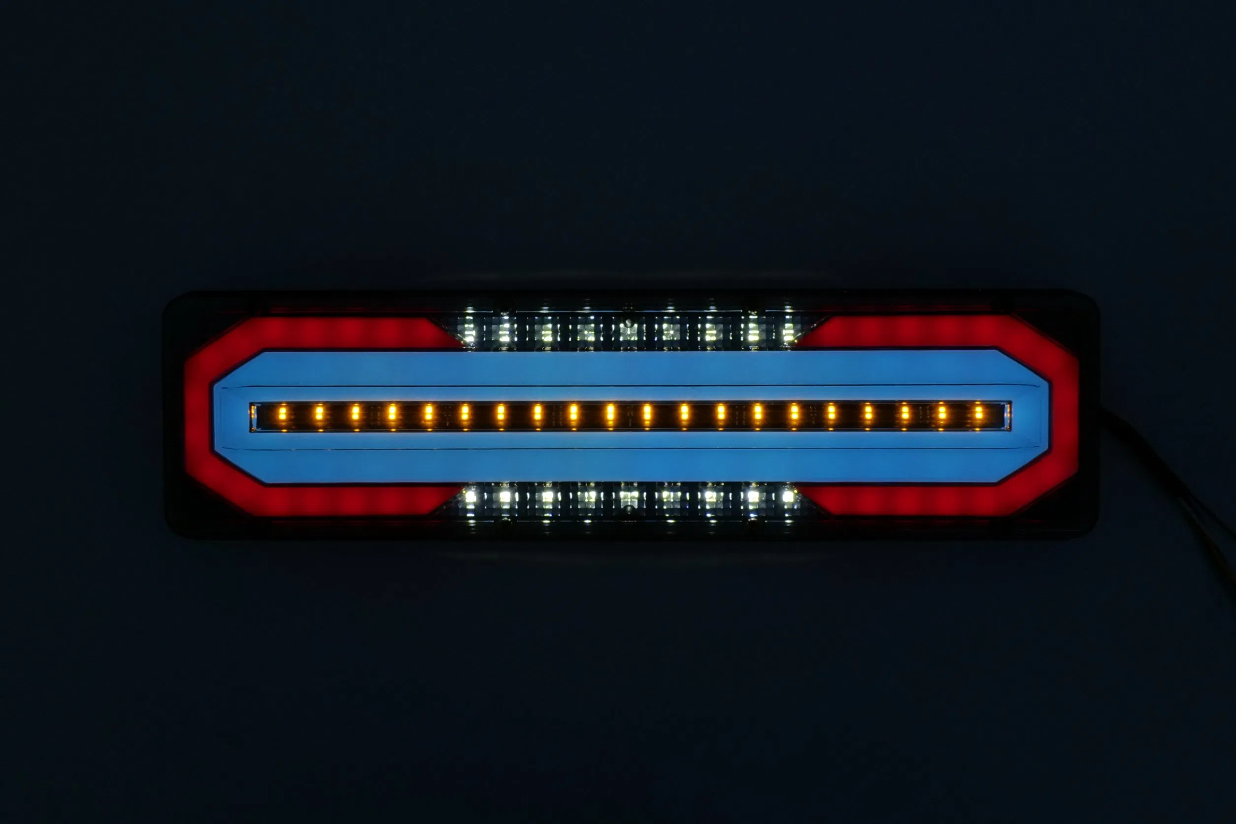 Светодиодные задние фары с поворотником и потоком света