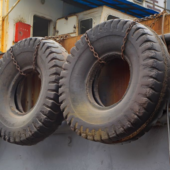 Used Tire Second Tire for Ship Berth Protection Berthing Tyre Used Boat Tires Docking Ball Tires for Boats, Fenders, Ship Fenders Tires