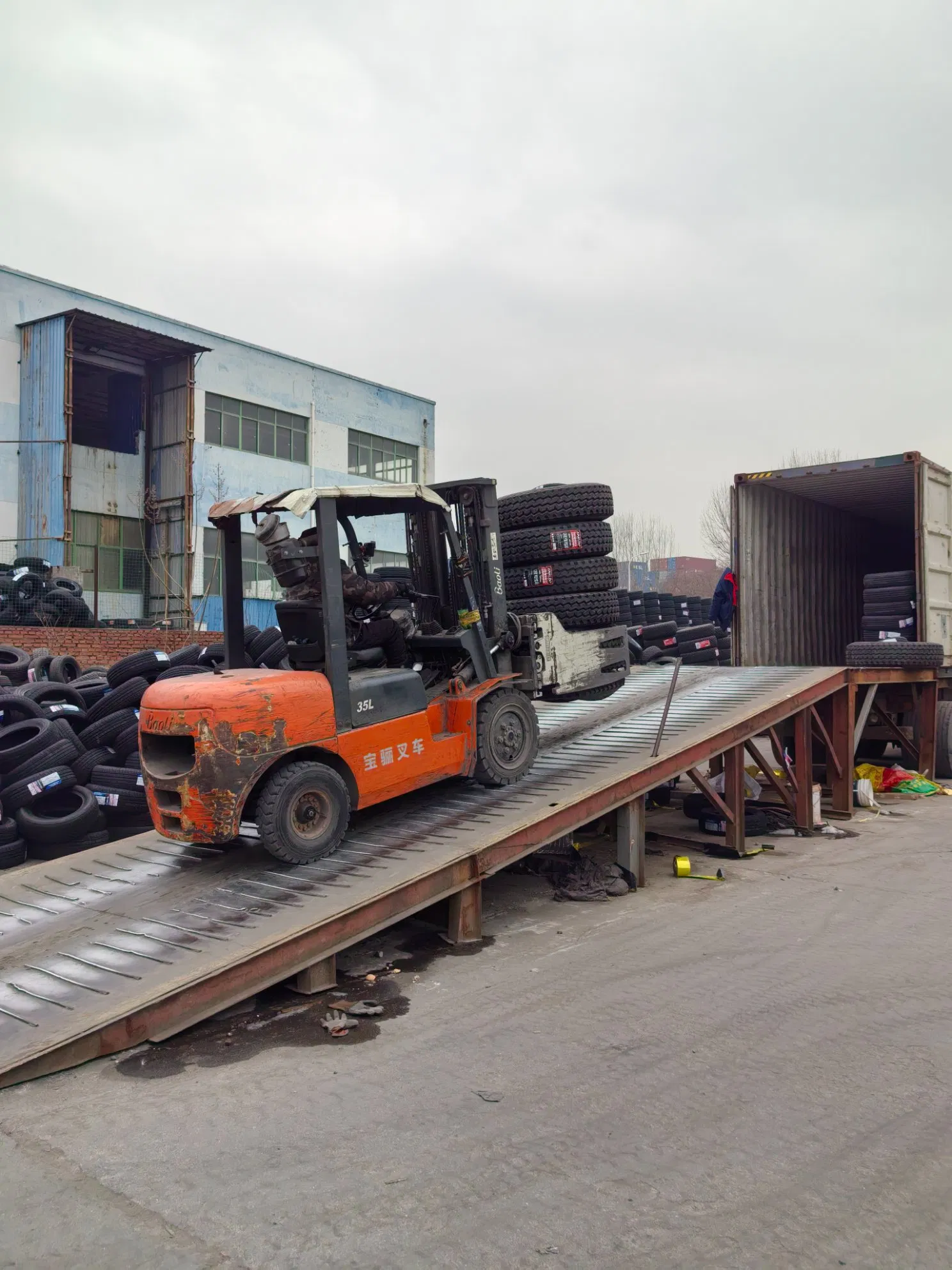 Nested Tyres/ Tyres Nesting/ Truck Tyres Assemble Car Tyres/Doubling Tyres/Tripling Tyres